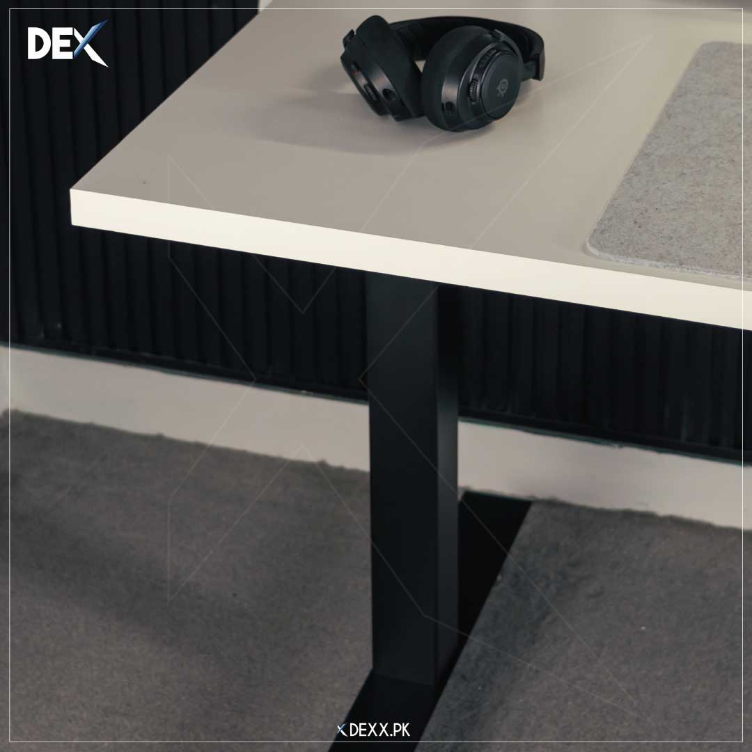 LIFT X3 | Smart standing height adjustable desk black Frame and white table top 