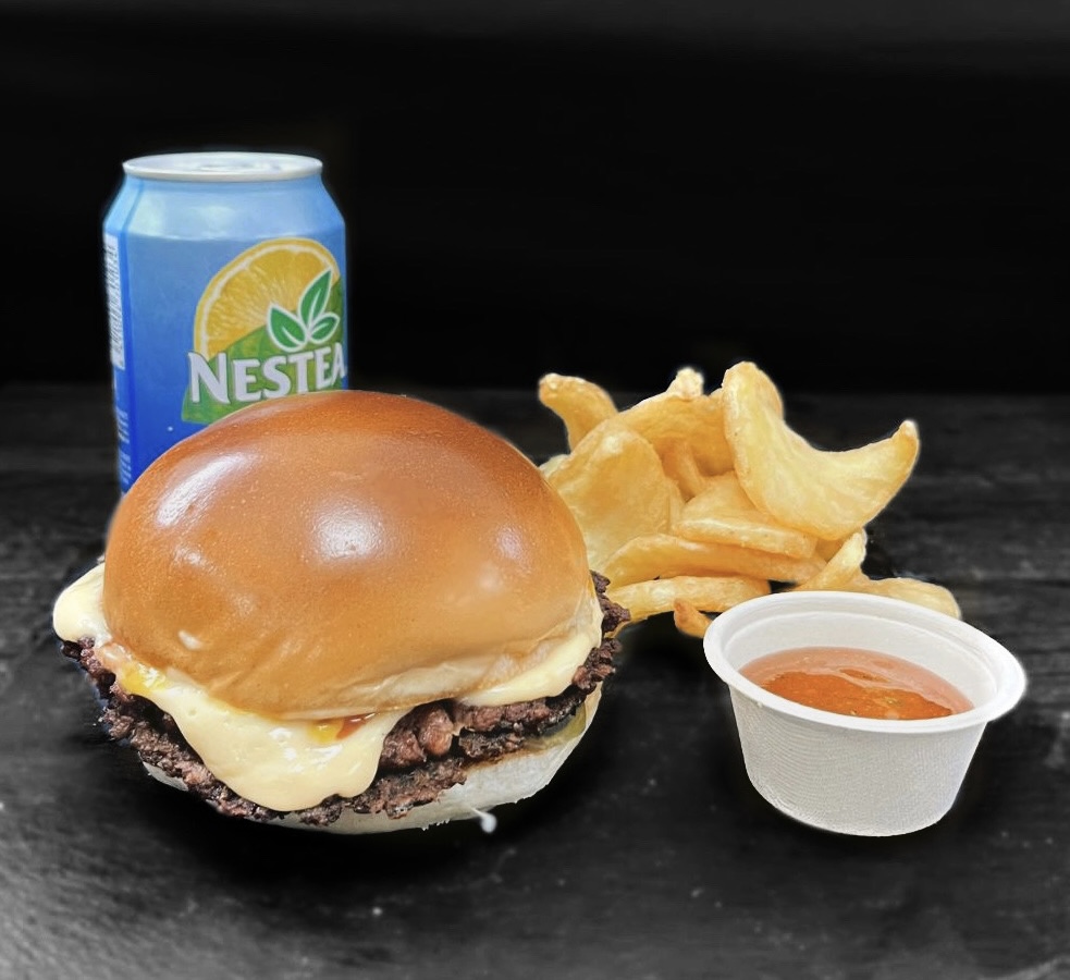 Burger a escoger+patatas+bebida (agua,cerveza o refresco)