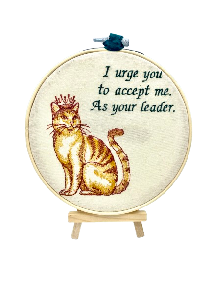 Pussolini™embroidery art: Queen of cats
