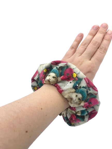 Pussolini™ XL Scrunchie: cats in hats