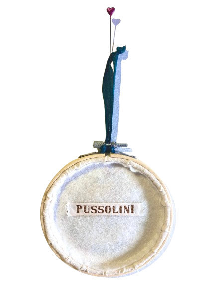 Pussolini™ borduurkunst: "because cats" (roze/goud)