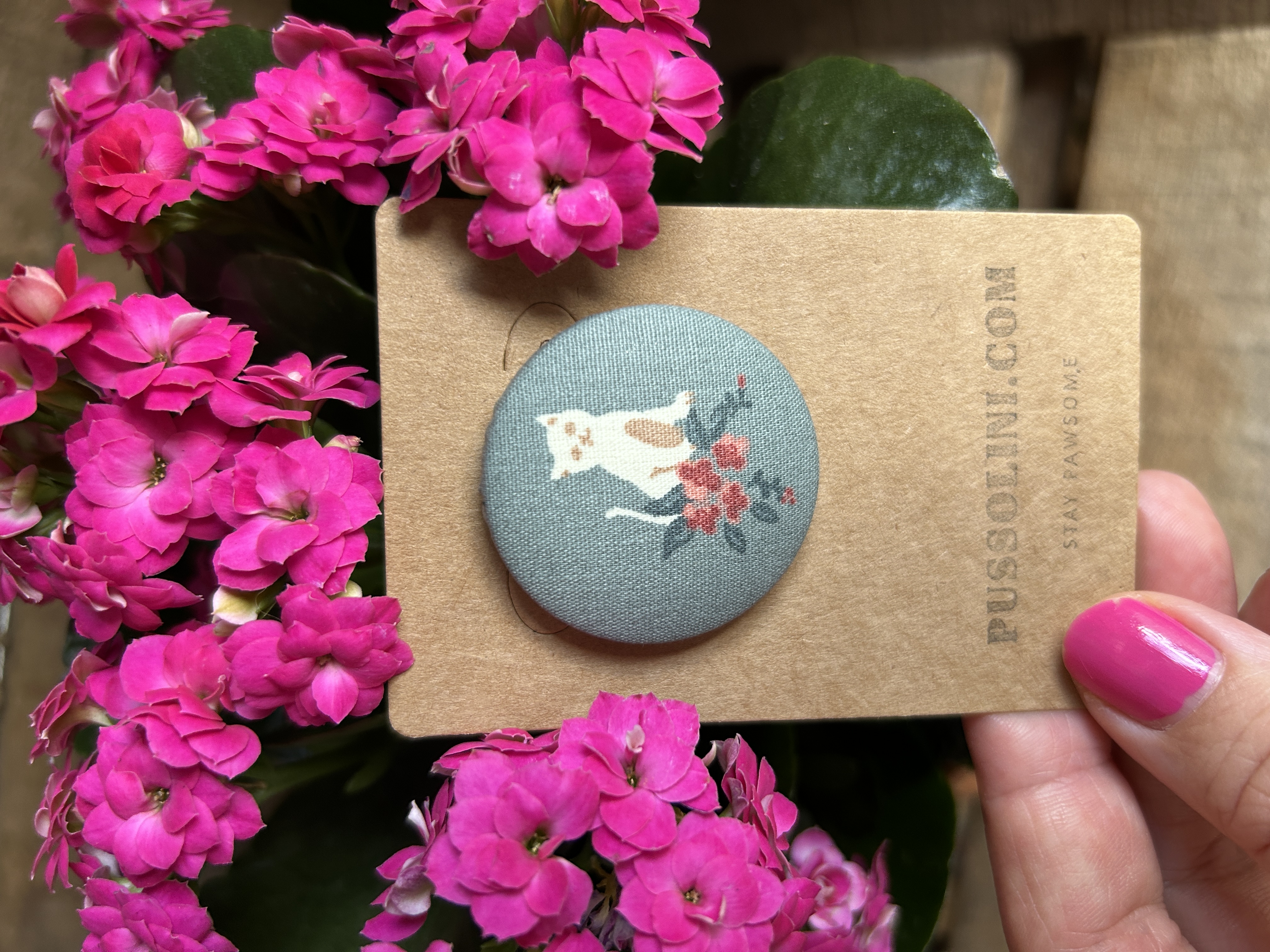 Pussolini™ fabric pin 