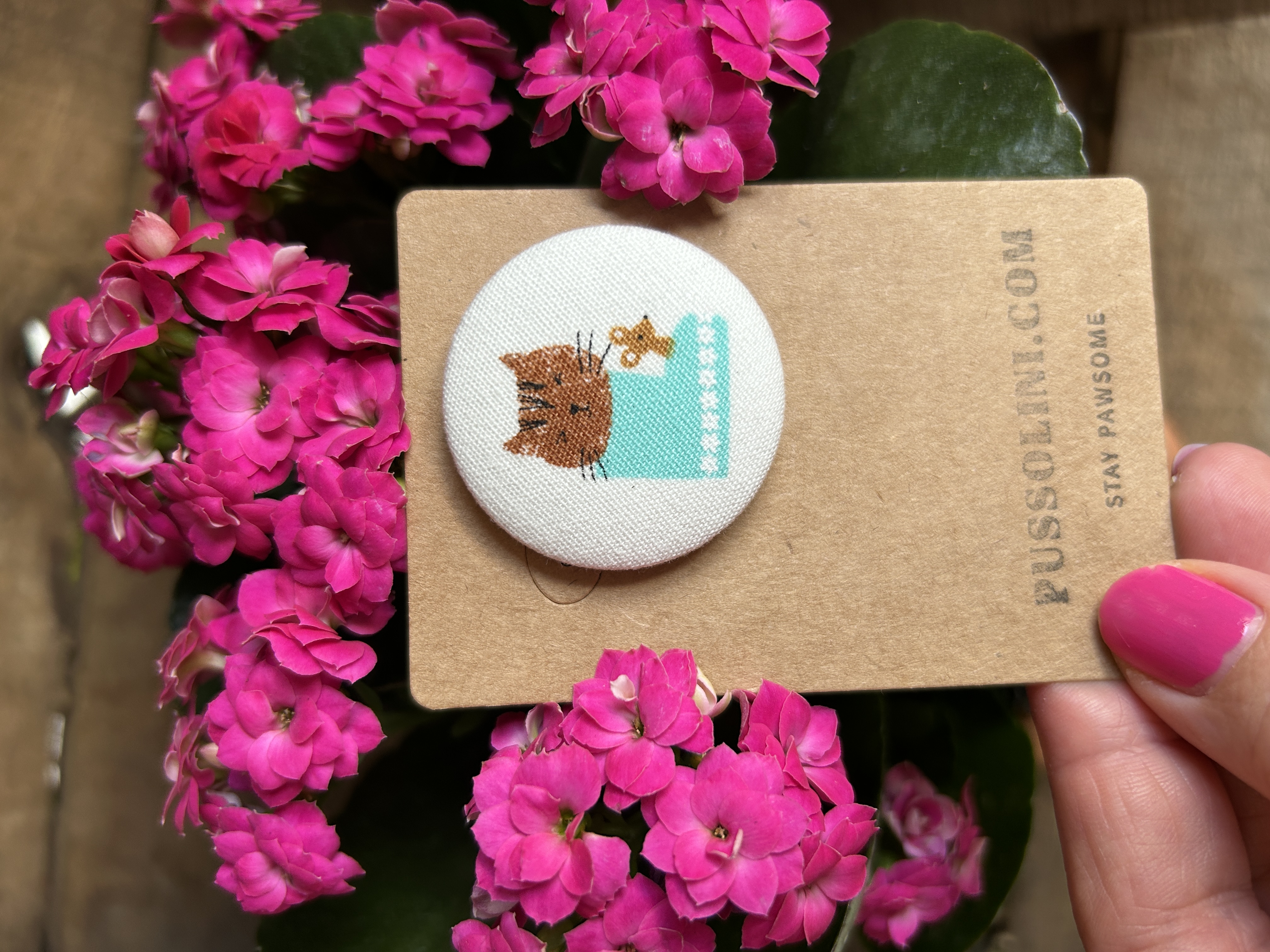 Pussolini™ fabric pin 