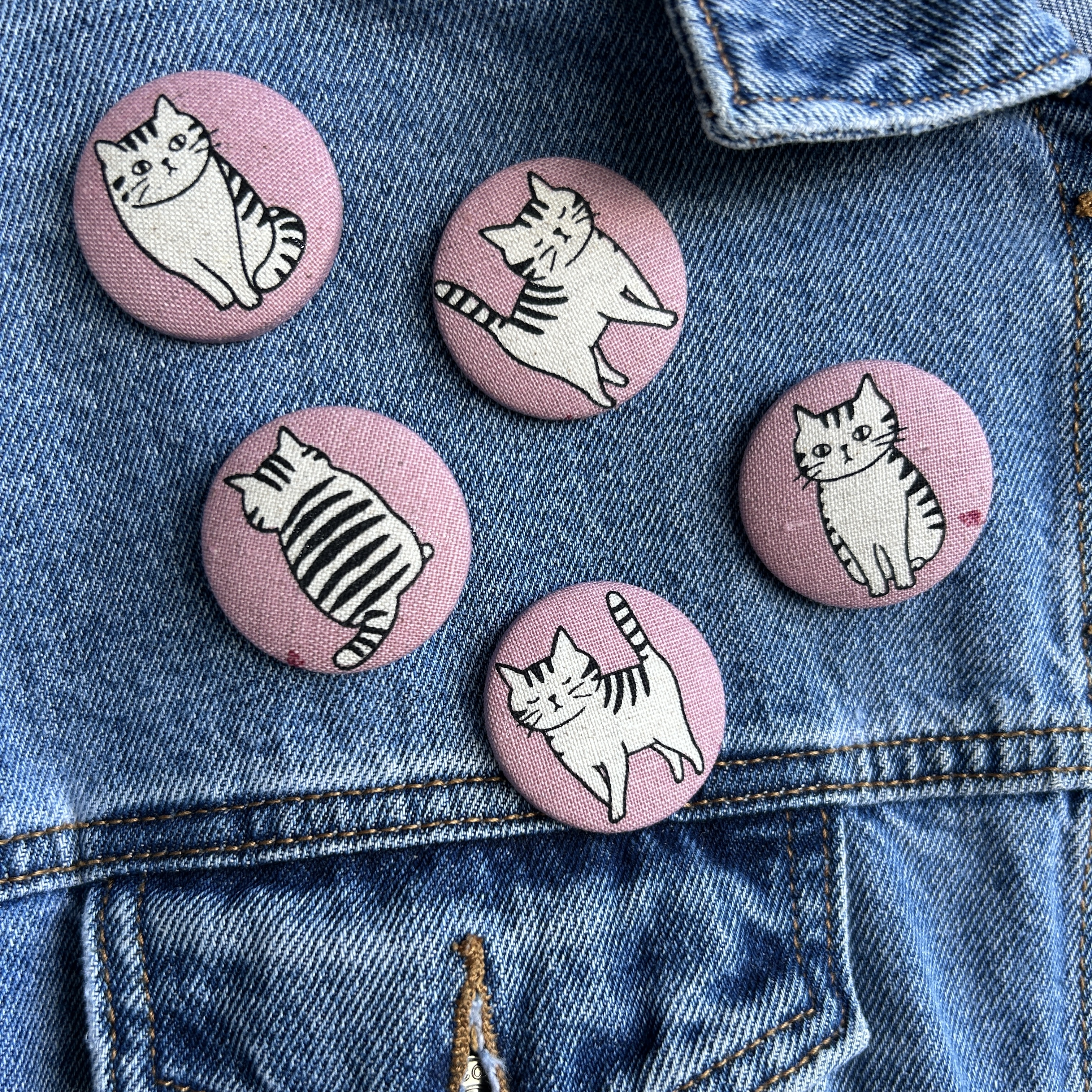 Pussolini™ fabric pin 