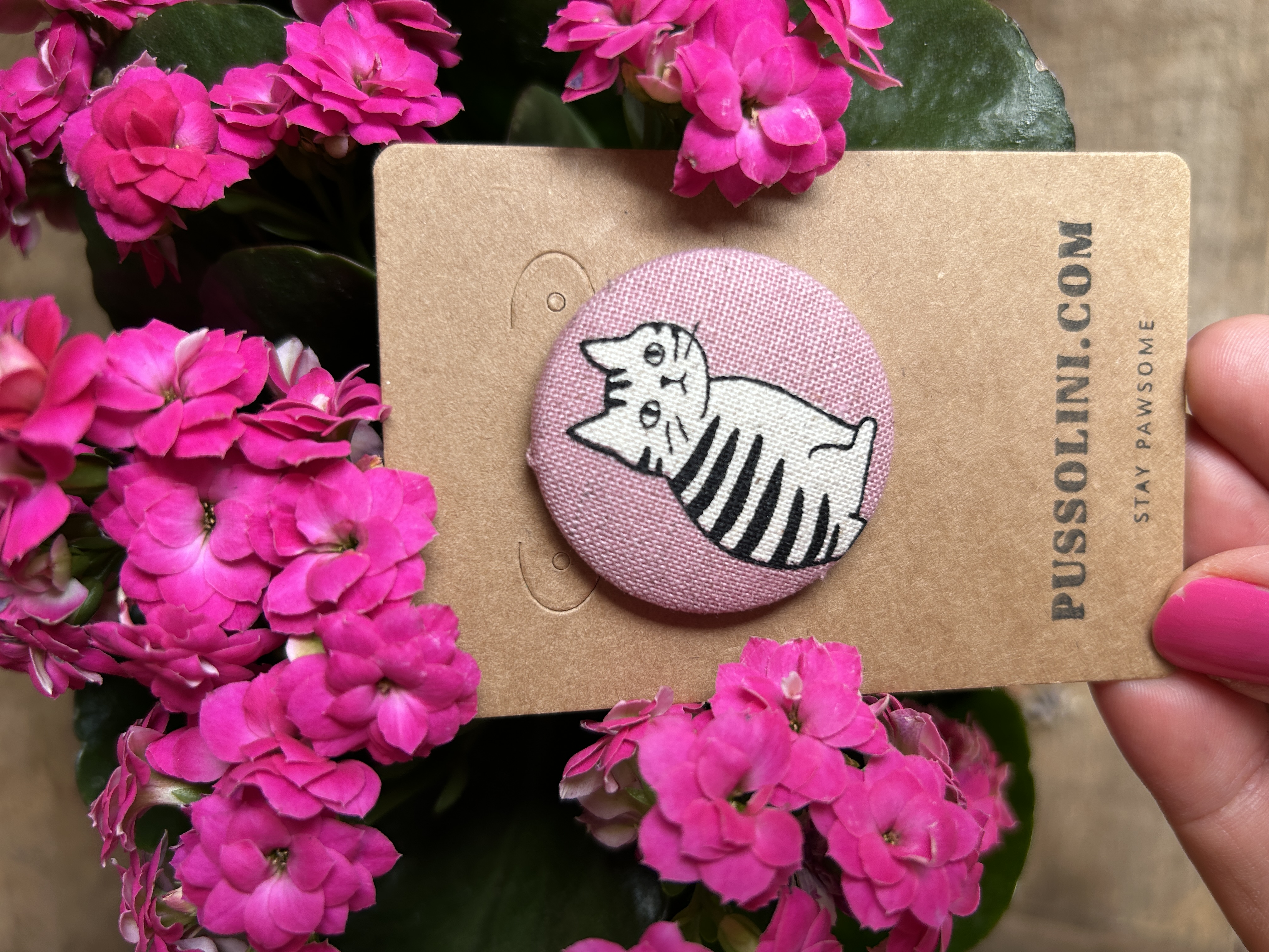 Pussolini™ fabric pin