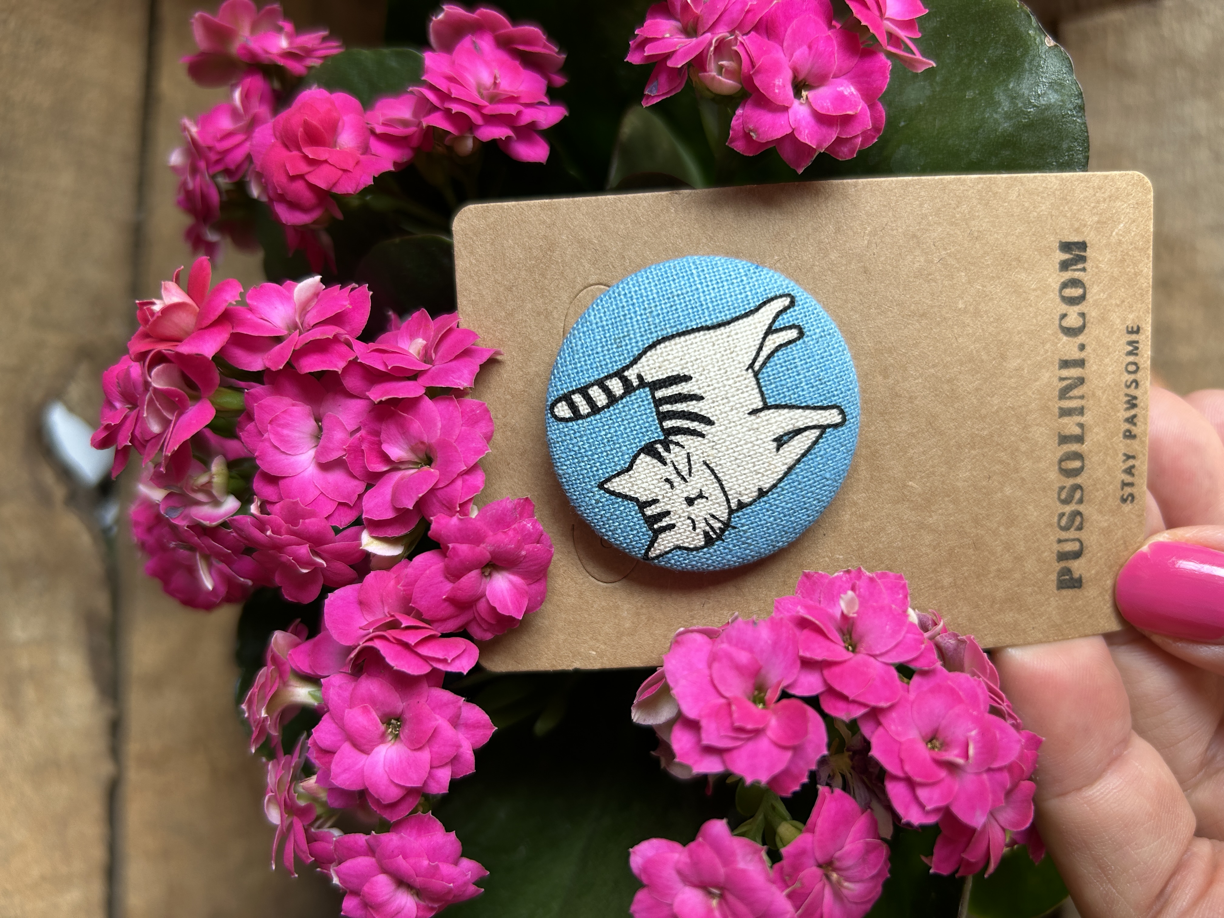 Pussolini™ fabric pin