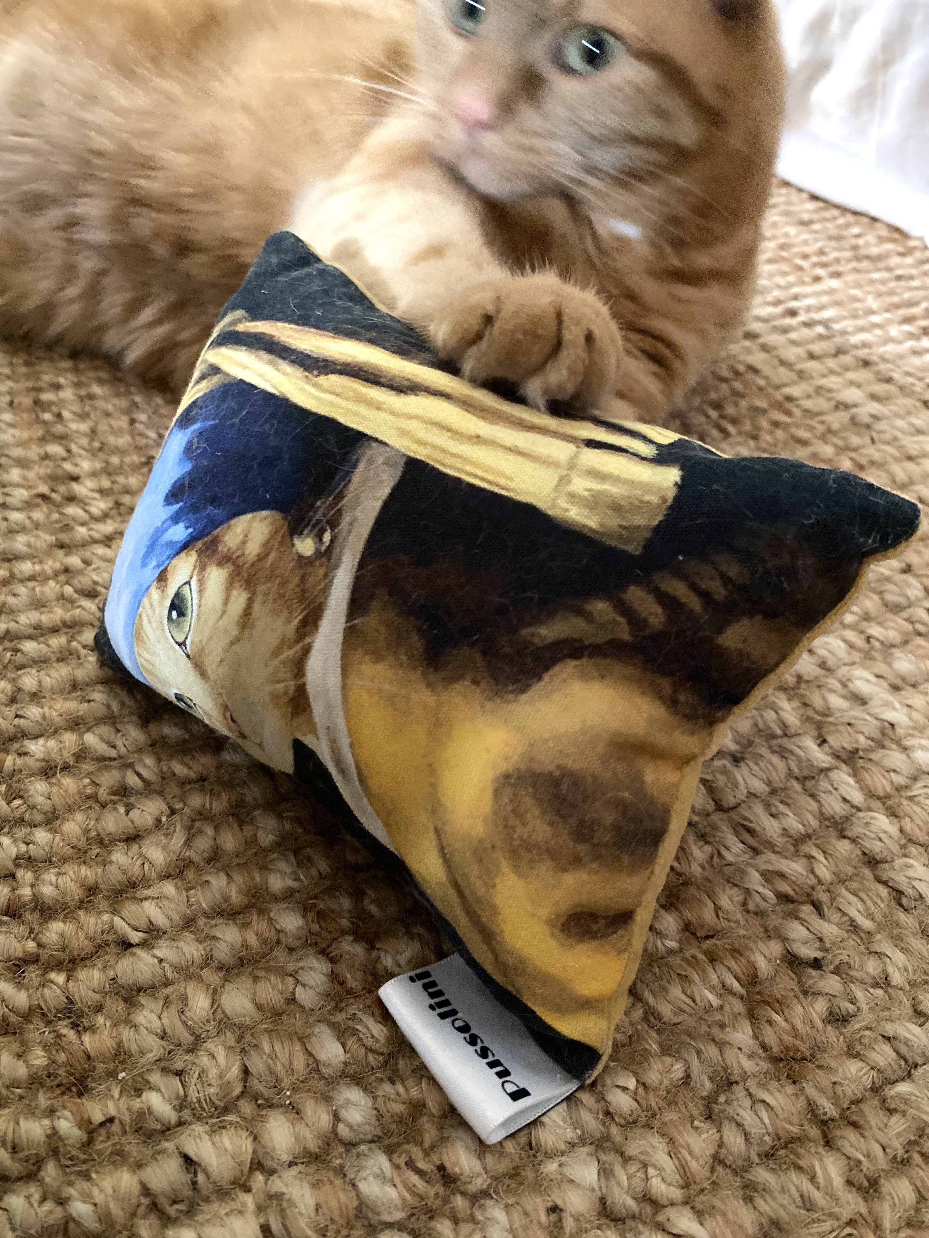 Pussolini™ Katja with the Pearl earring