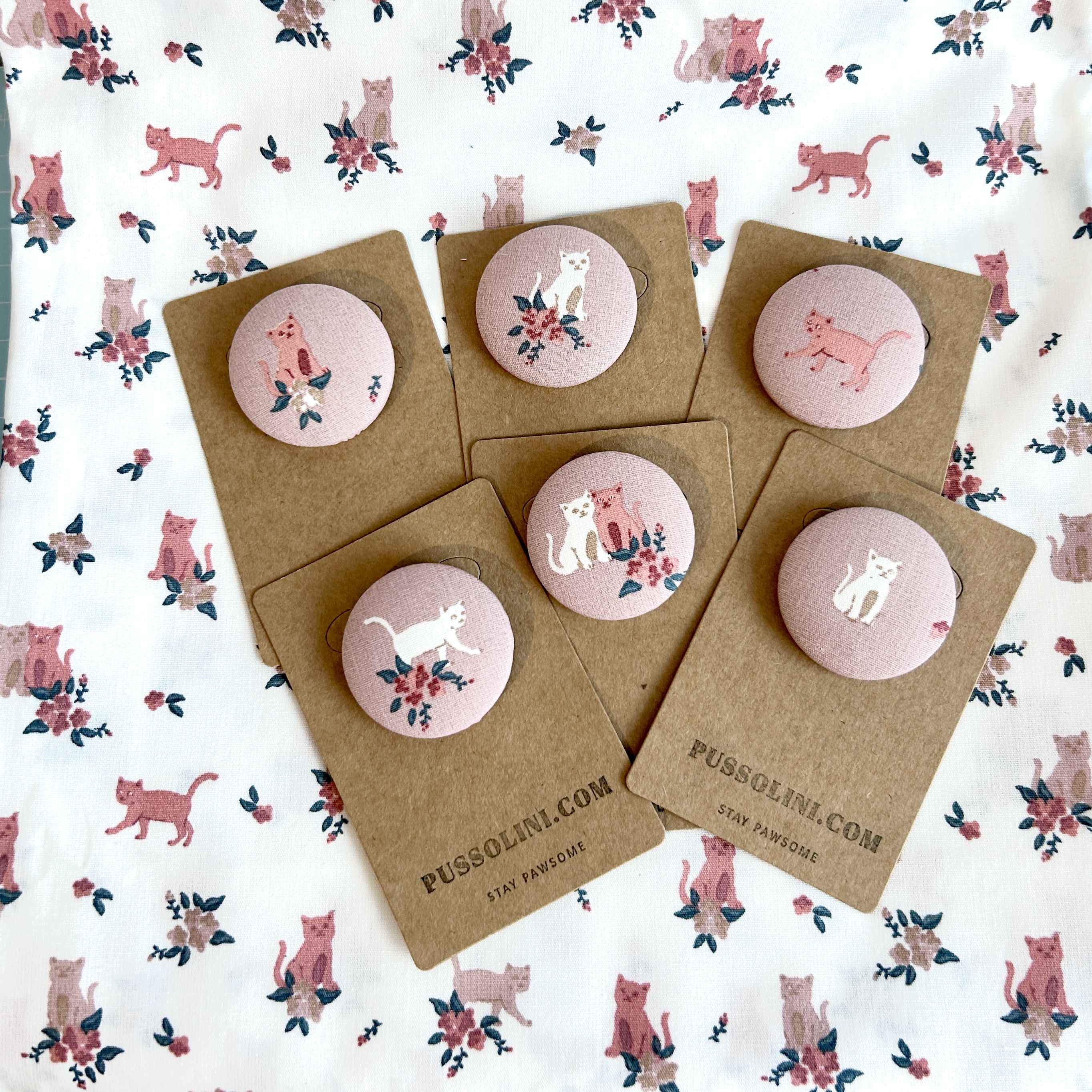 Pussolini™ stoffen button