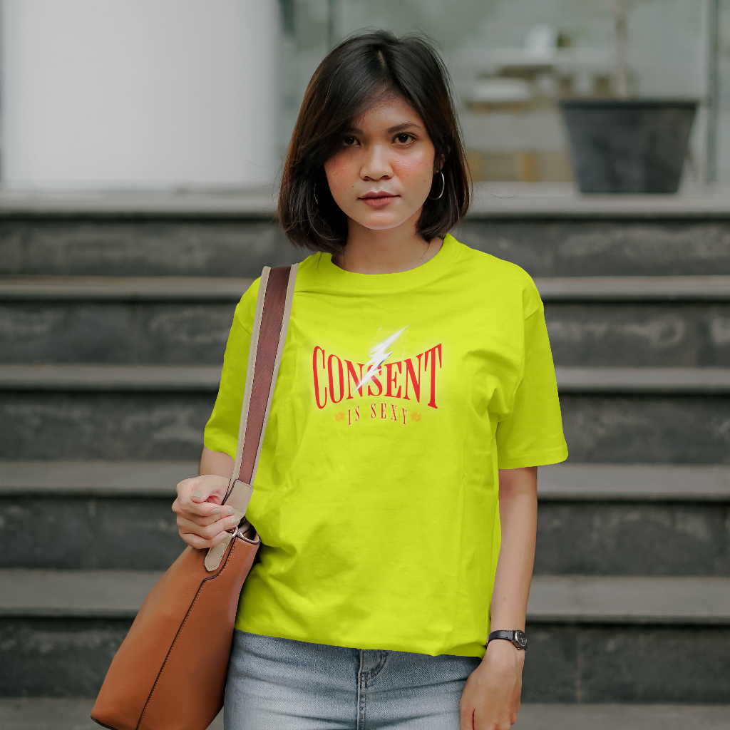 Graphic lightning t-shirt "consent is sexy"