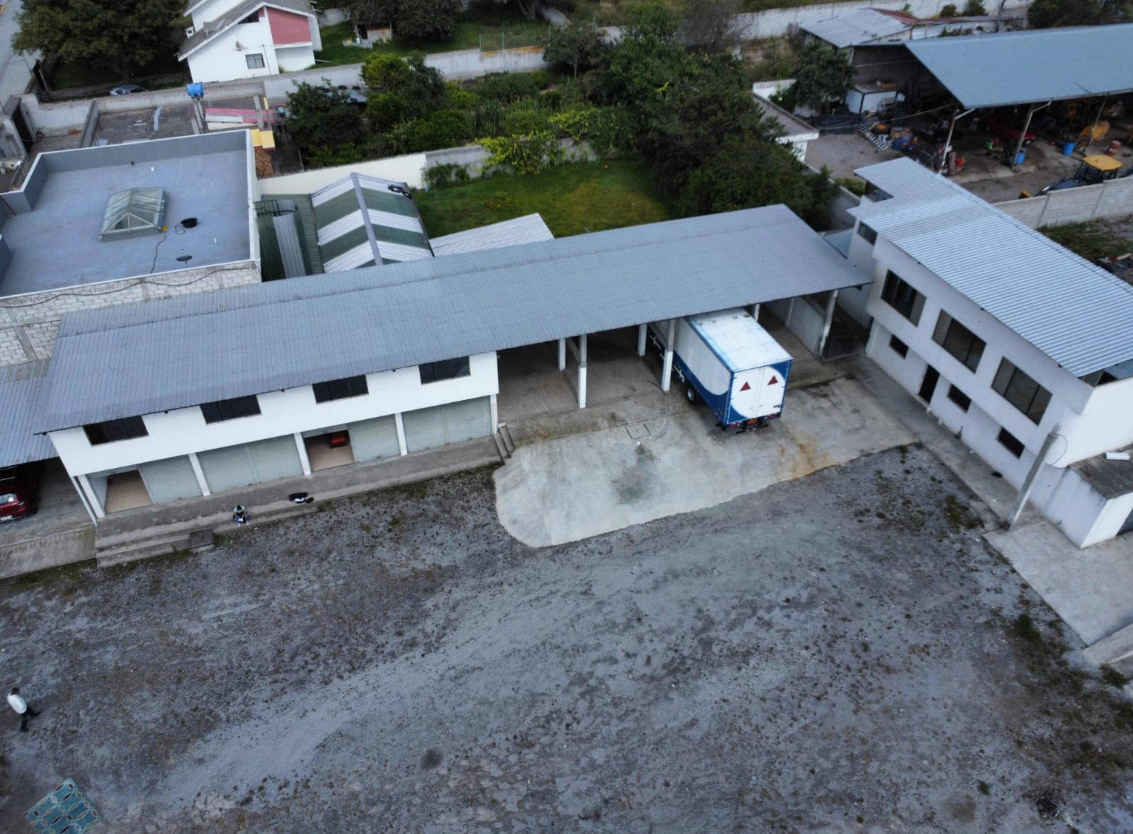 ¡De Oportunidad! Propiedad con oficinas y bodegas 646 m2, ideal para Fábricas, Talleres, Empresa o Proyectos Educativos 🏢