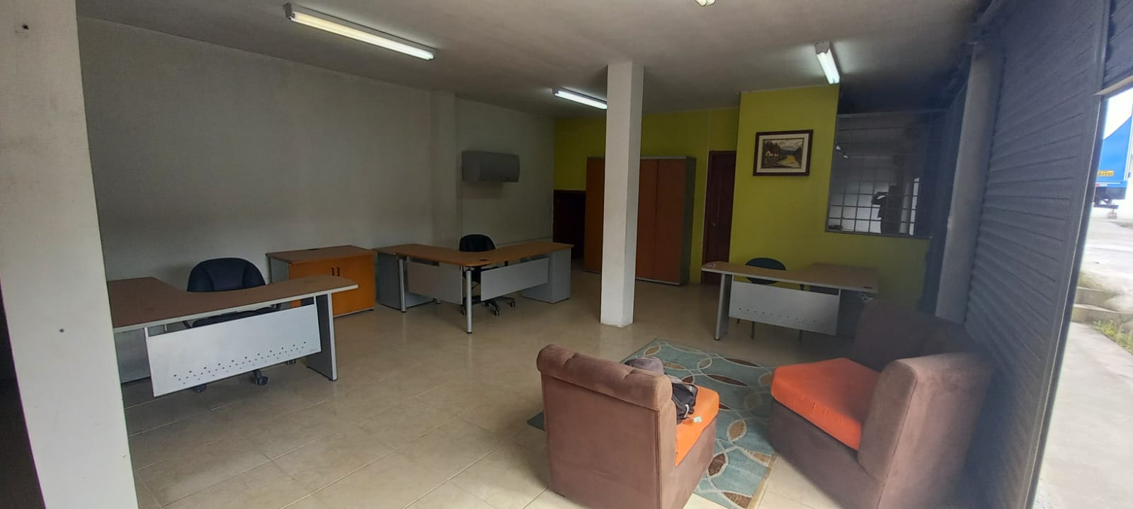 ¡De Oportunidad! Propiedad con oficinas y bodegas 646 m2, ideal para Fábricas, Talleres, Empresa o Proyectos Educativos 🏢