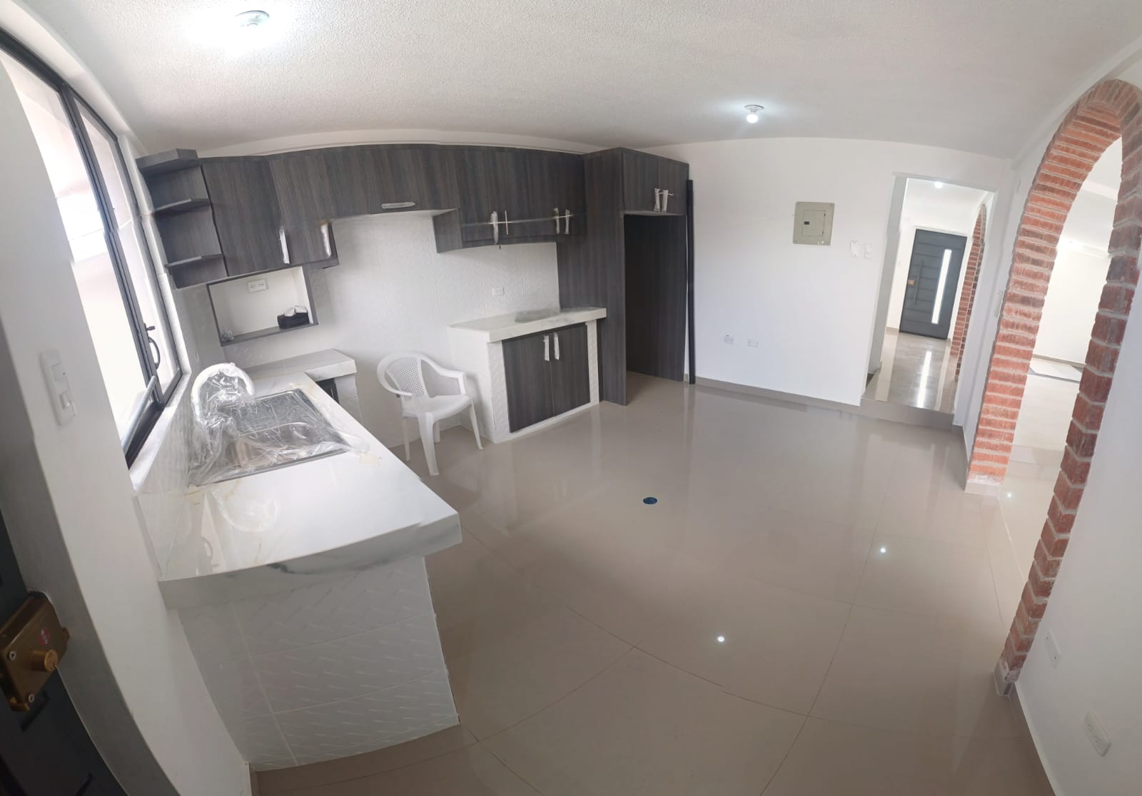 Amplia Casa POR ESTRENAR, SIN ACABADOS, de 160 m2, en Venta en San Antonio, Rumicucho