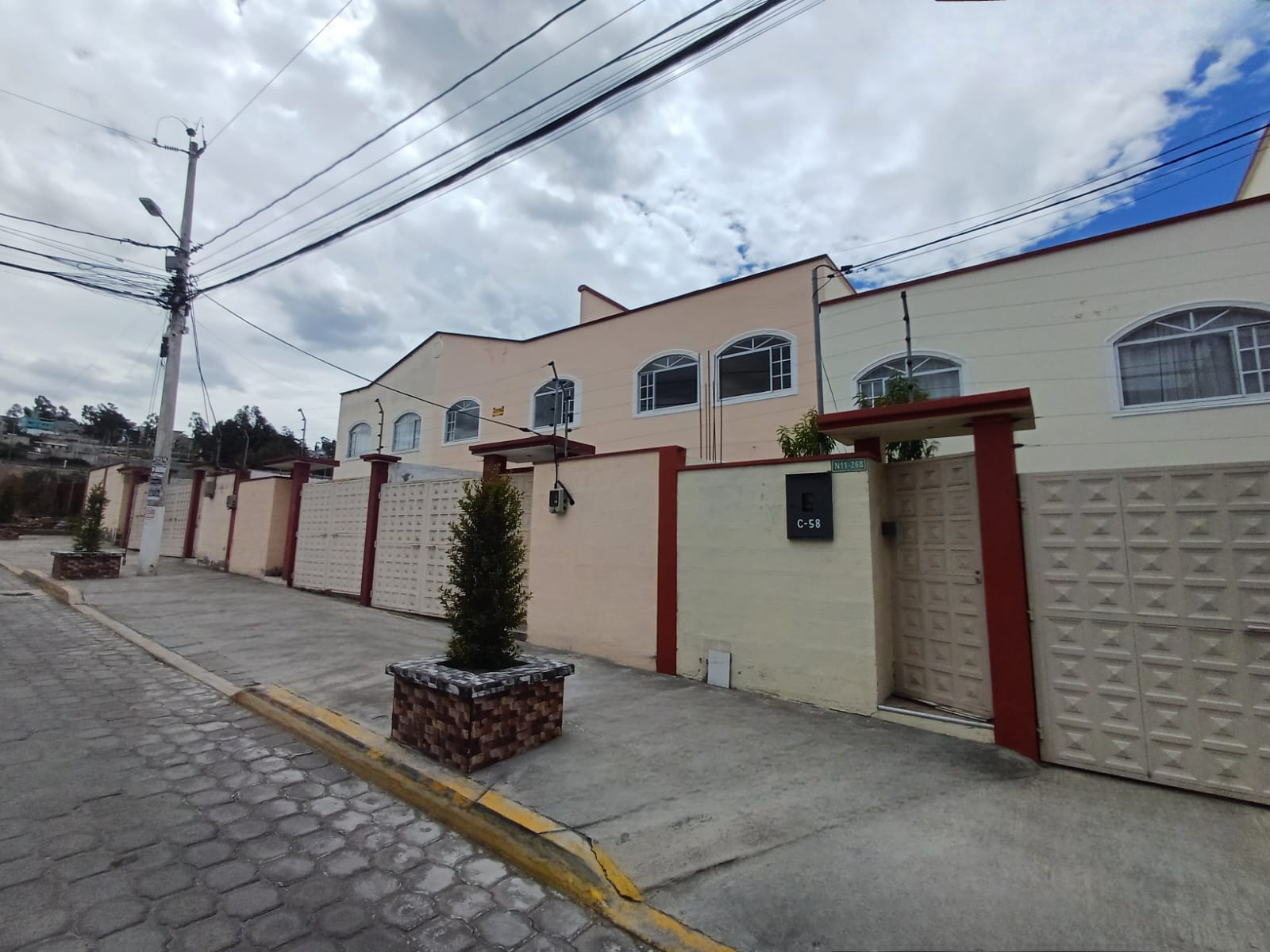¡De Oportunidad! Hermosa  Casa de 157 m2, en Venta, de 2 dormitorios (con Acabados de Primera por estrenar), en Marianitas, Calderón.