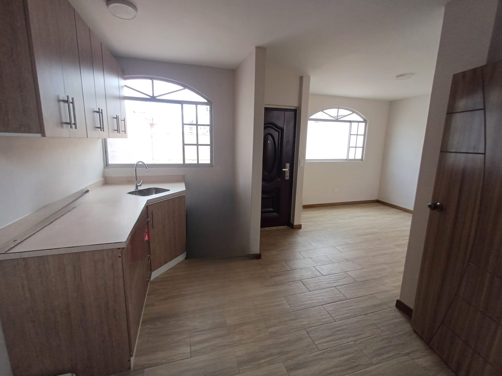 ¡De Oportunidad! Hermosa  Casa de 157 m2, en Venta, de 2 dormitorios (con Acabados de Primera por estrenar), en Marianitas, Calderón.