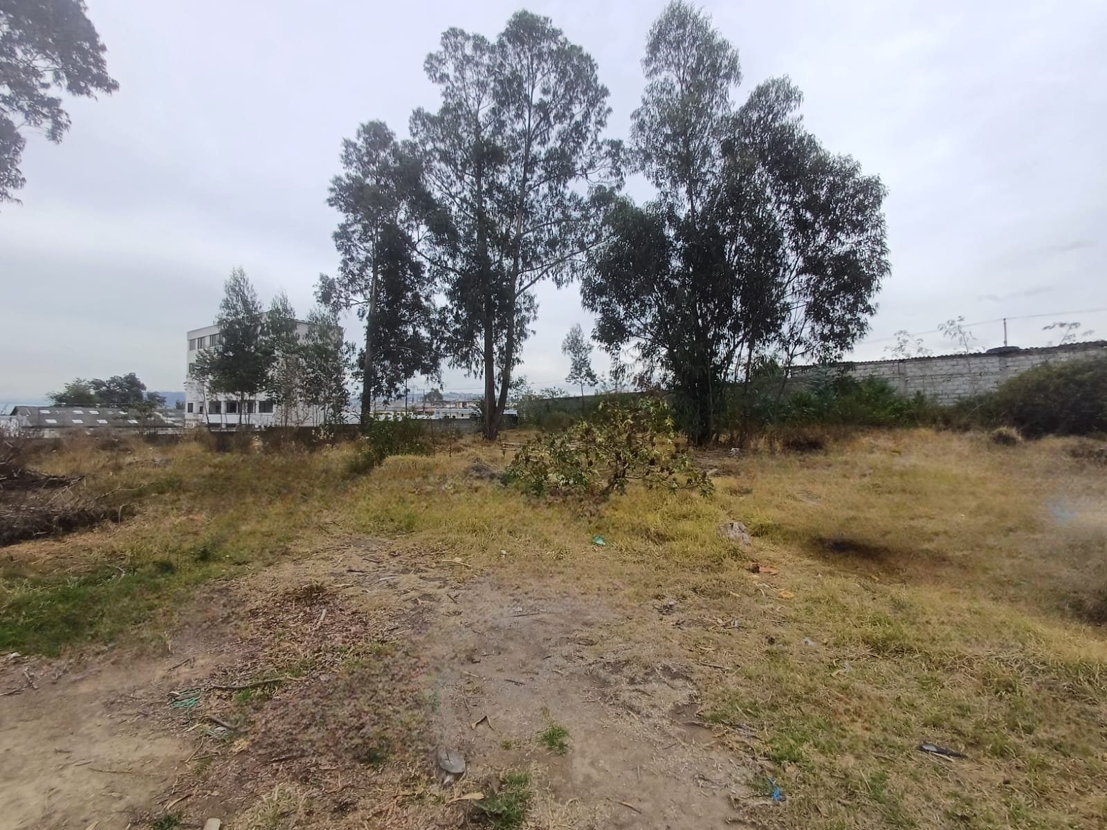 ¡OPORTUNIDAD! Terreno de 2592 m2, en VENTA, en Calderón, Sector El Campero y Portal Shopping.