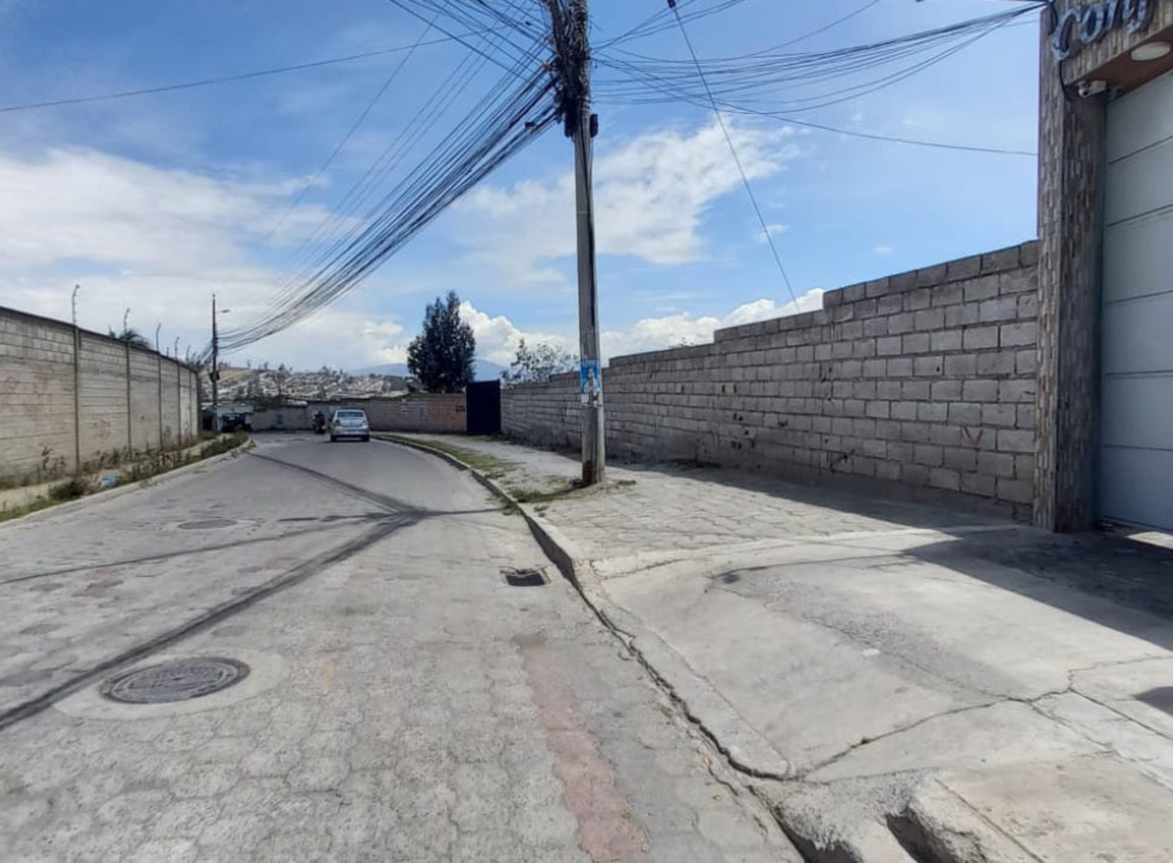  Terreno Plano de 4152 m2, en Venta, en Calderón Marianitas ¡De OPORTUNIDAD!