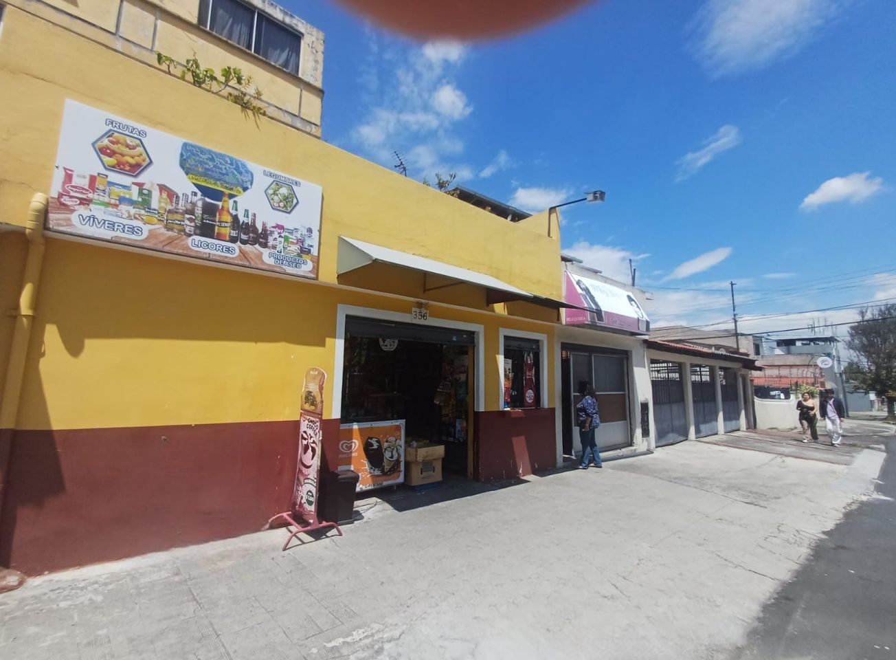 Amplio Departamento 175 m2 con Local Comercial, en Calle Principal, Sector Parque Italia y Seminario Mayor.
