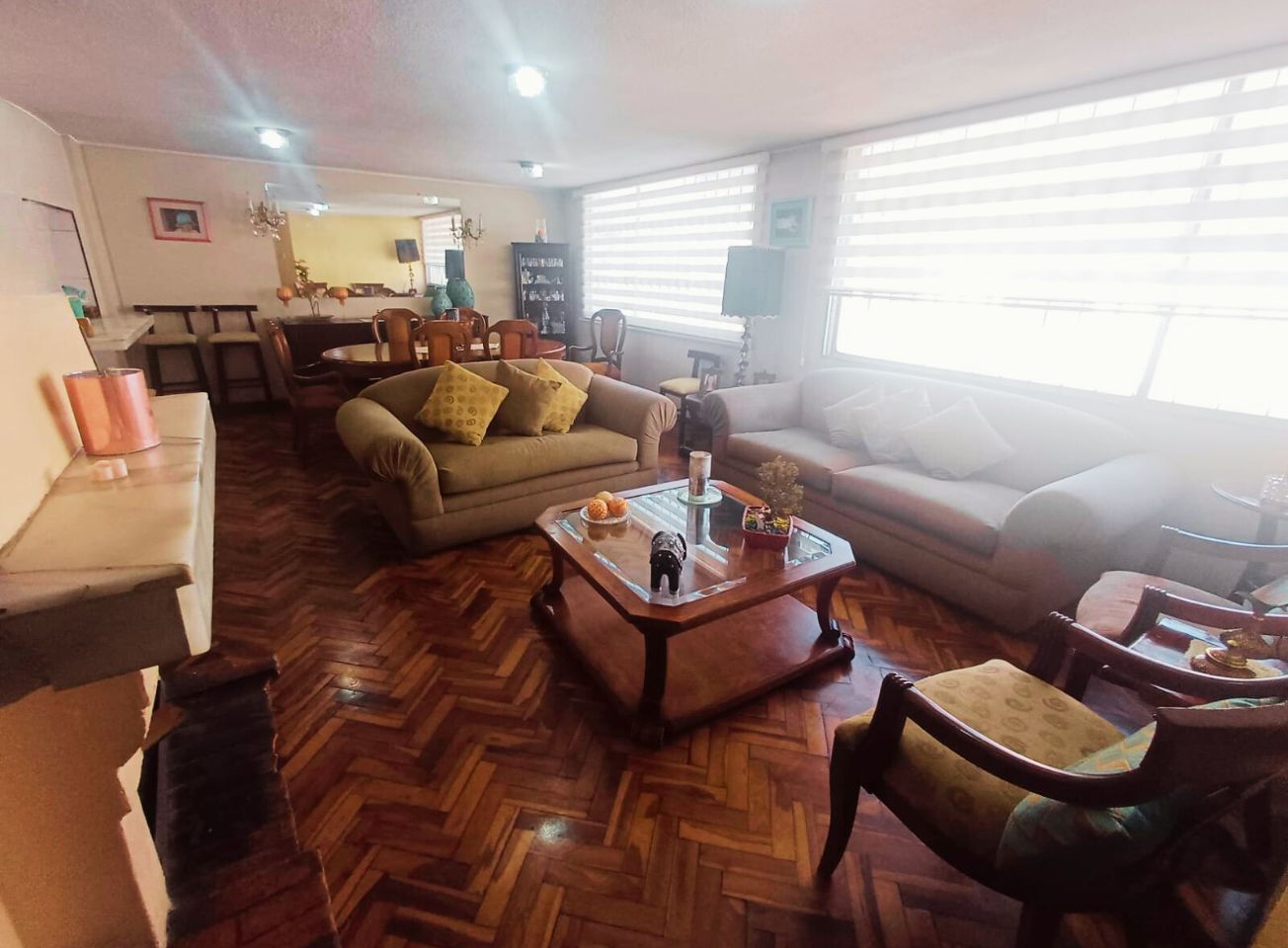 Departamento 143 m2 con Terraza y Parqueadero, en venta, Sector Parque Italia y Seminario Mayor.