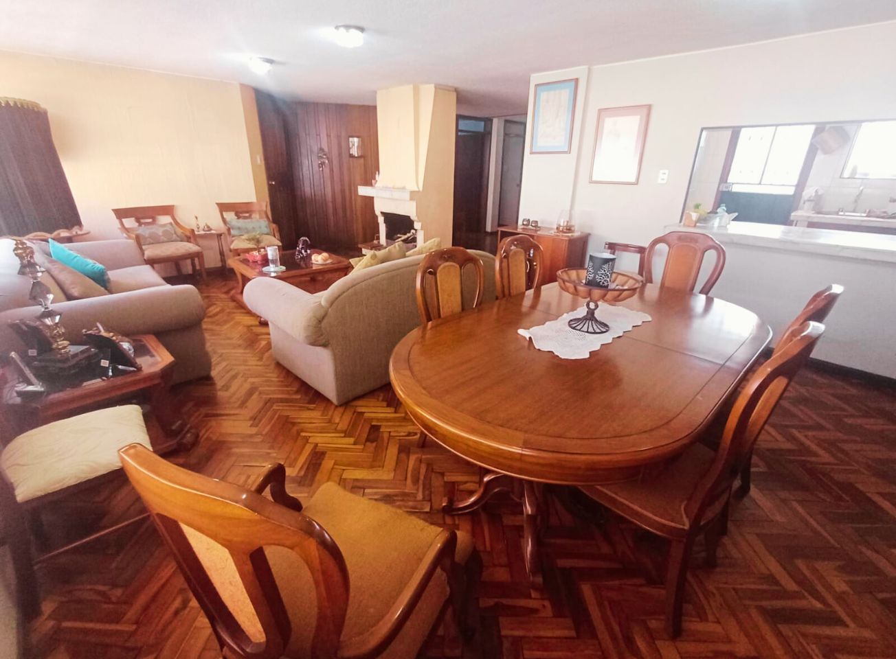 Departamento 143 m2 con Terraza y Parqueadero, en venta, Sector Parque Italia y Seminario Mayor.