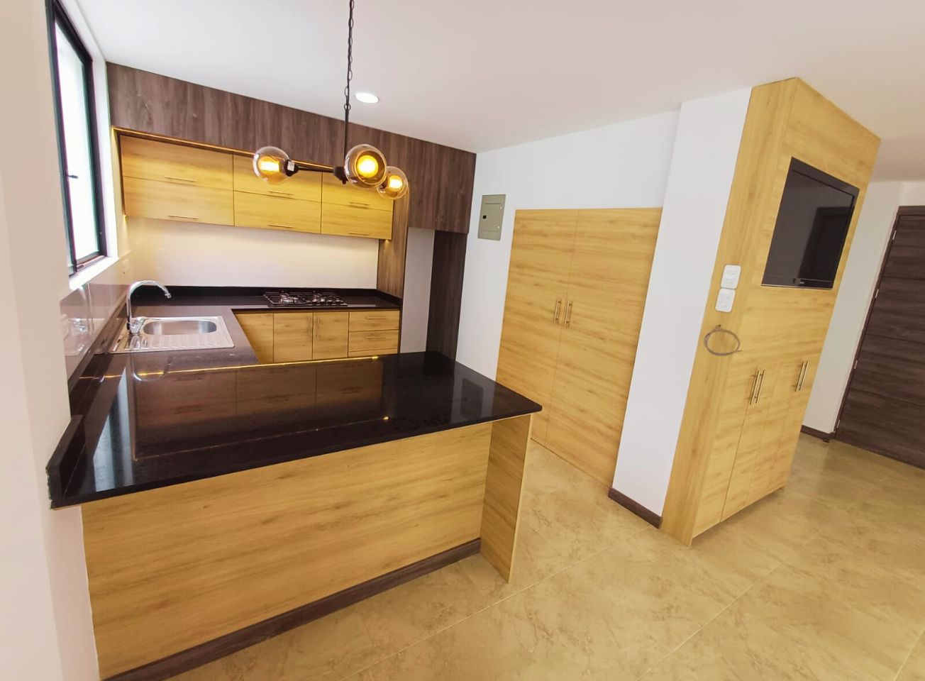 Hermosa Casa 97 m2, en Venta, POR ESTRENAR, con 3 Dormitorios, en Conjunto Exclusivo en Calderón.
