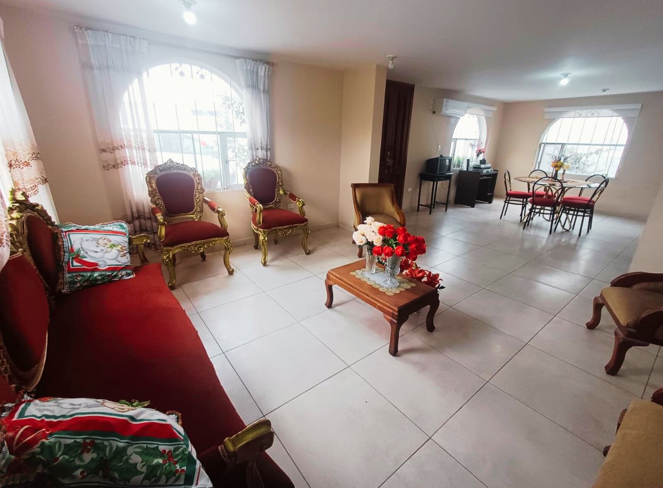 Casa de Una Planta de 162 m2, Independiente, con Terreno de 450 m2, en Venta, Dentro de Guayllabamba.