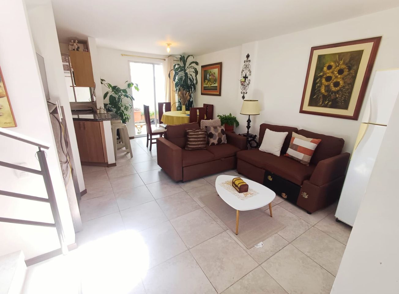 Hermosa Casa de 3 Dormitorios, 93 m2 Totales, en Conjunto Exclusivo en Calderón.