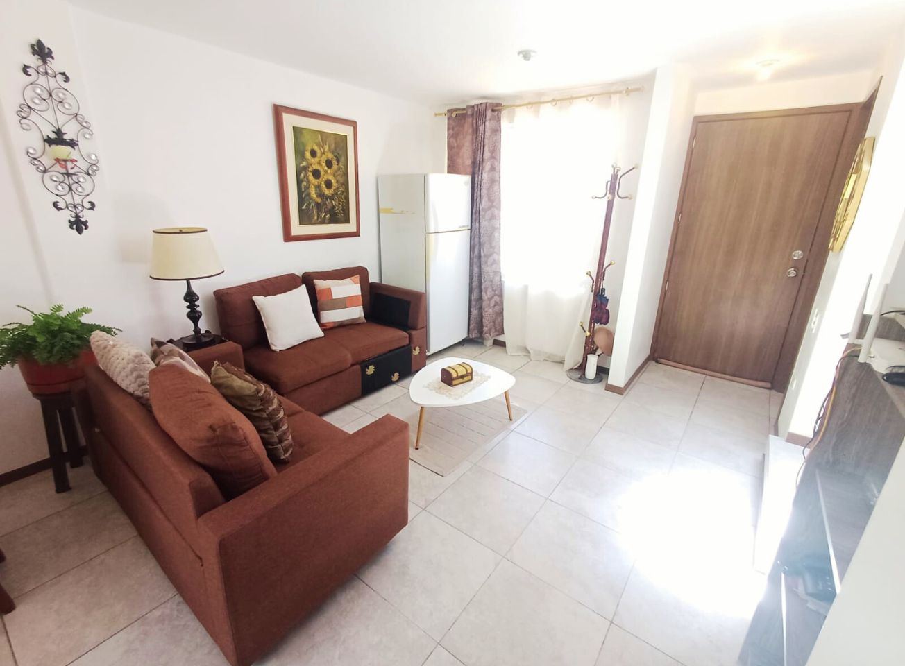 Hermosa Casa de 3 Dormitorios, 93 m2 Totales, en Conjunto Exclusivo en Calderón.