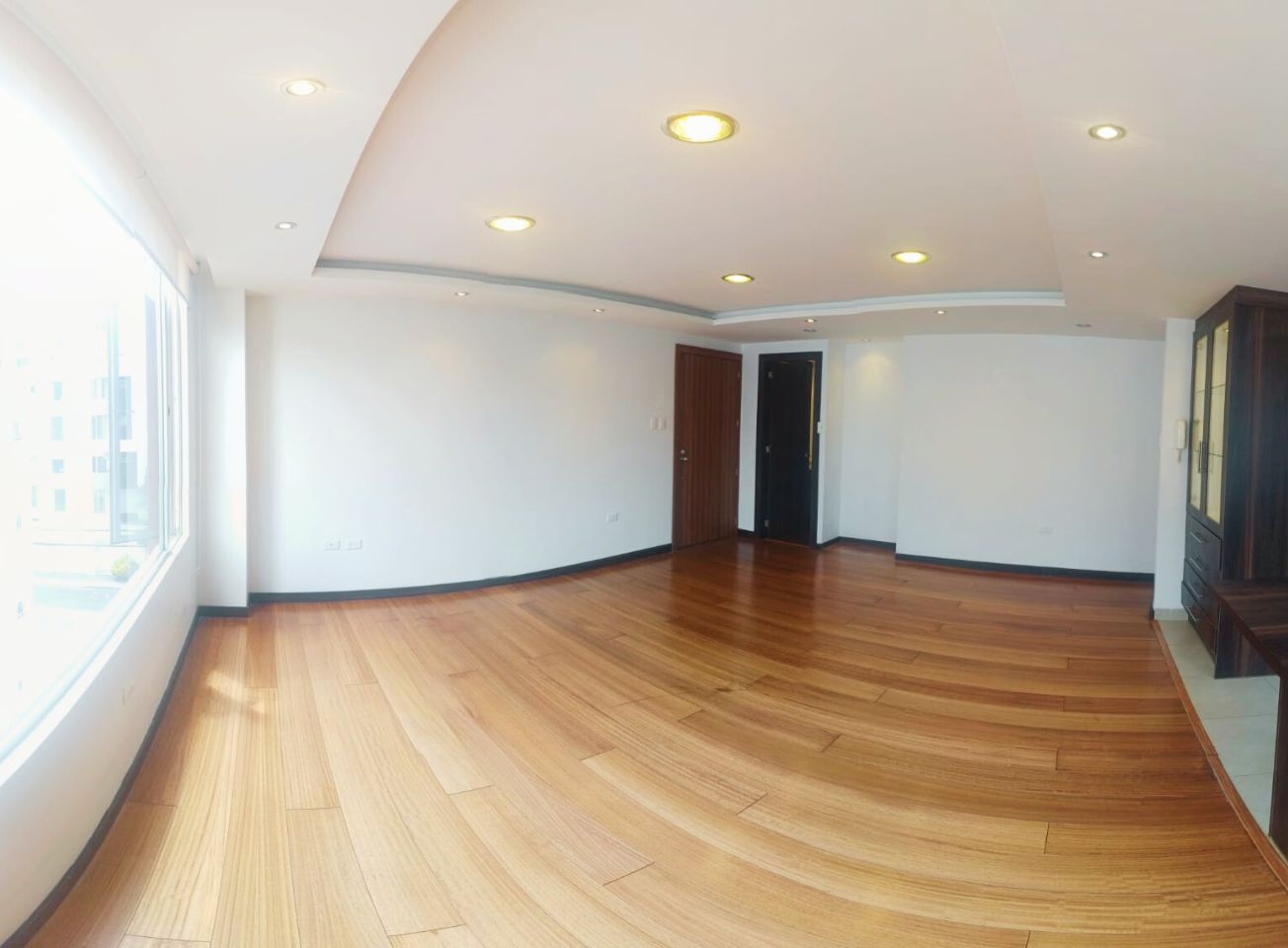 Amplio Departamento 157 m2 en Ponceano alto con 3 Dormitorios, 2 Parqueaderos y Bodega