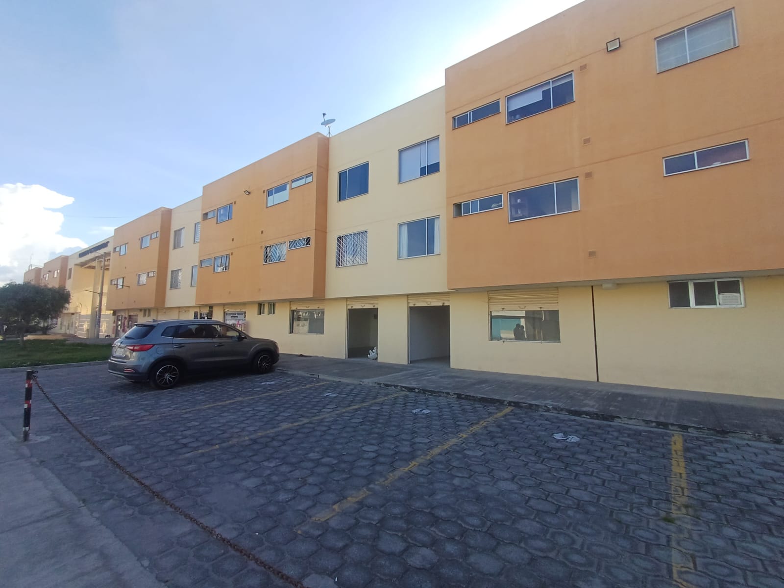 Local Comercial de 45,13 m2 en Venta, en Calderón Marianitas, en Calle Principal