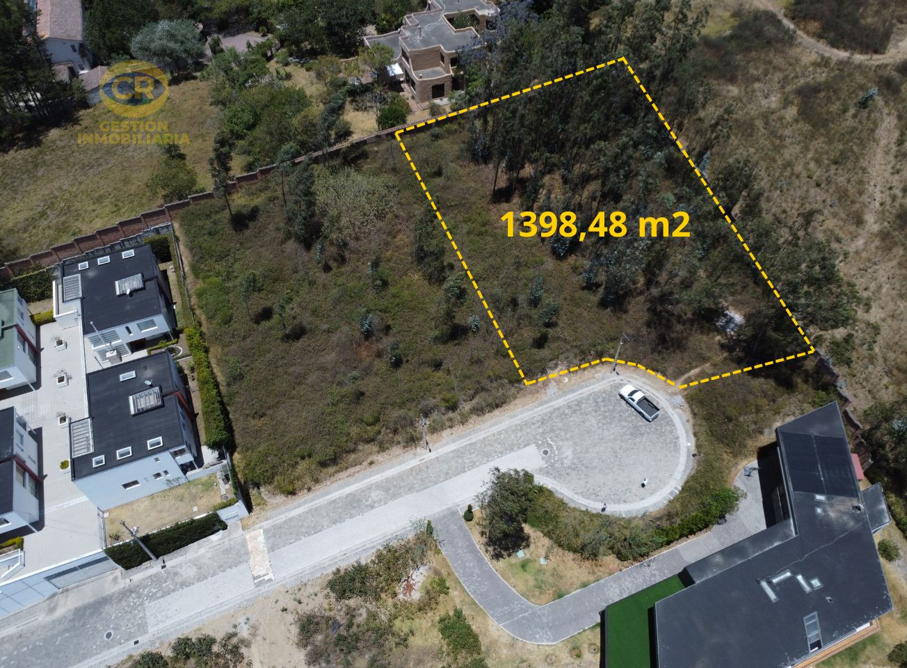 Exclusivo Terreno en Nayón de 1398 m2 en Nayón, en Conjunto Residencial a 5 minutos del Parque Central.