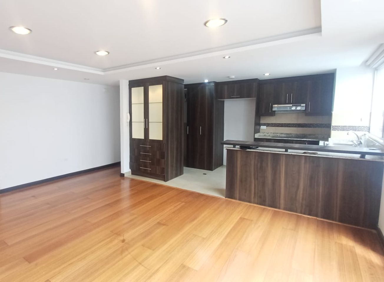Amplio Departamento 157 m2 en Ponceano alto con 3 Dormitorios, 2 Parqueaderos y Bodega