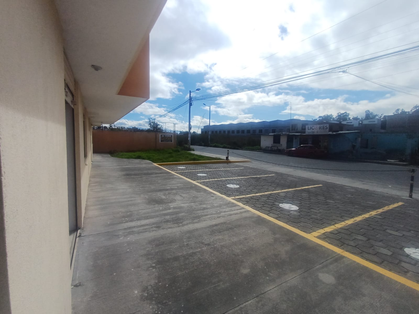 Local Comercial de 45,13 m2 en Venta, en Calderón Marianitas, en Calle Principal