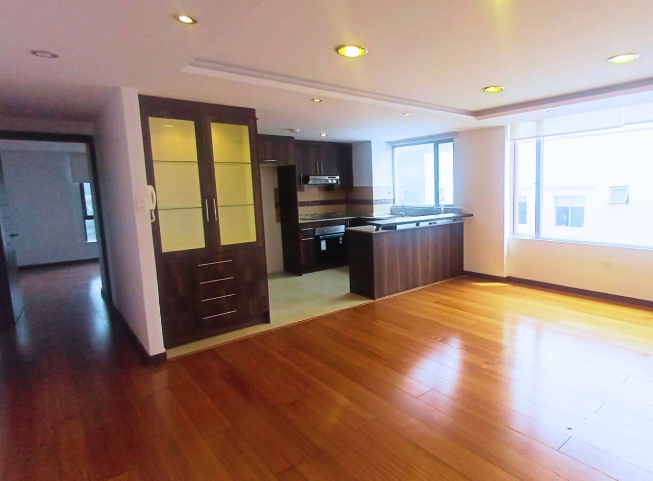 Amplio Departamento 157 m2 en Ponceano alto con 3 Dormitorios, 2 Parqueaderos y Bodega