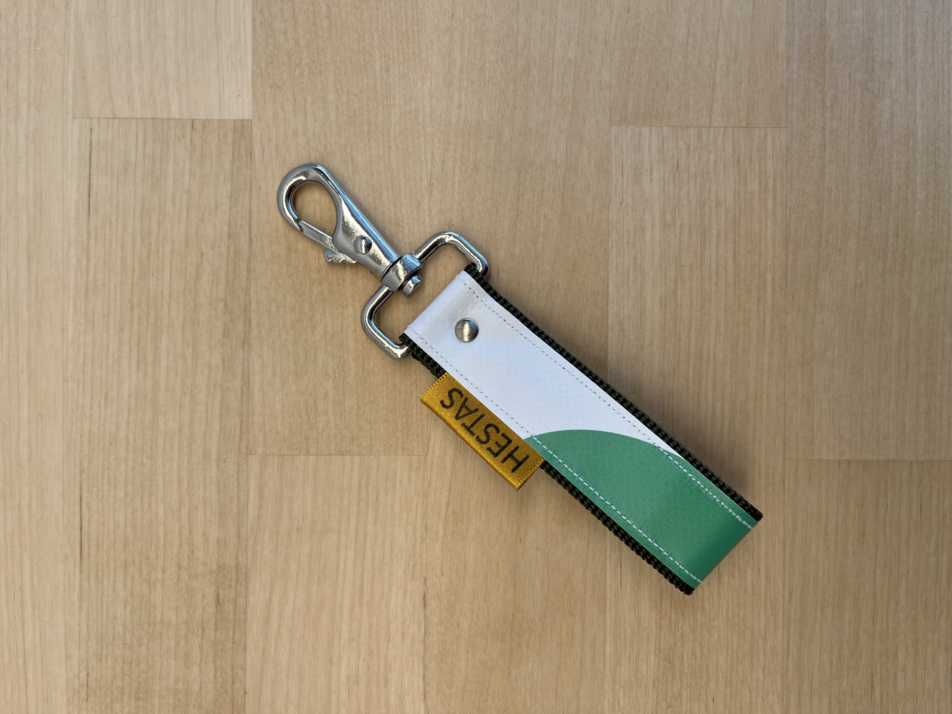 Sleutelhanger | met legergroene band