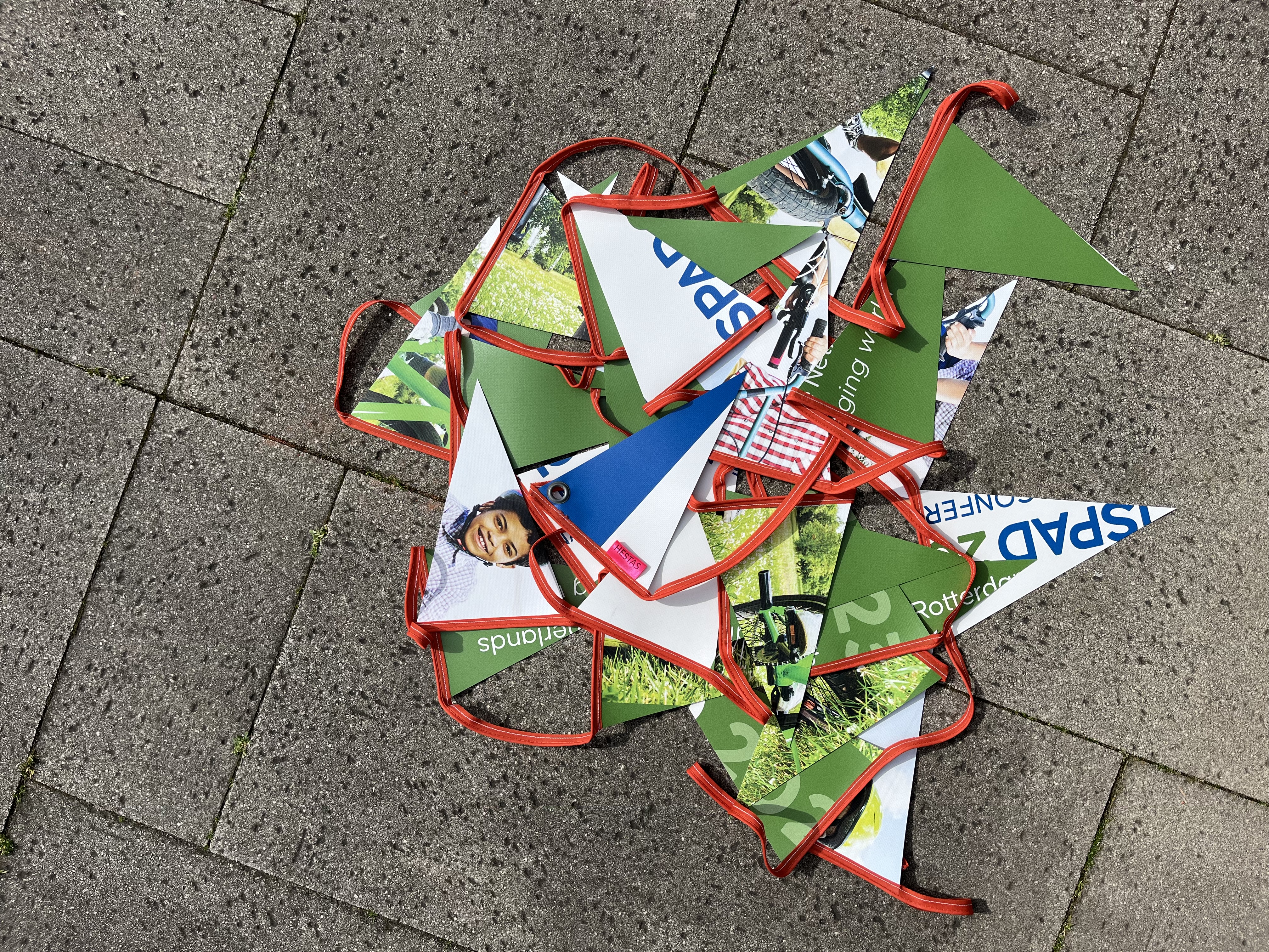 Vlaggenlijn | met 32 vlaggetjes