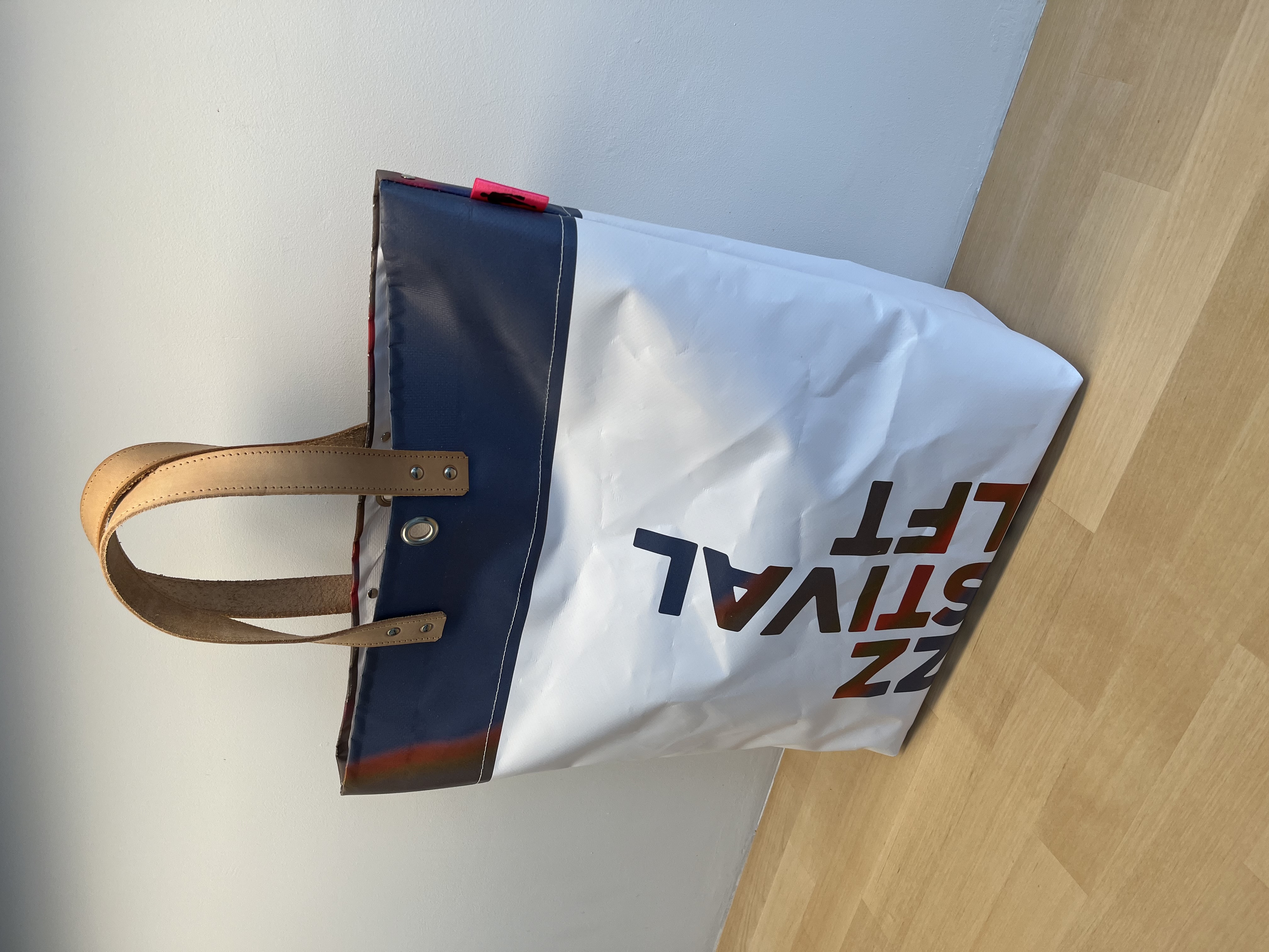 Shopper | Jazz Festival Delft