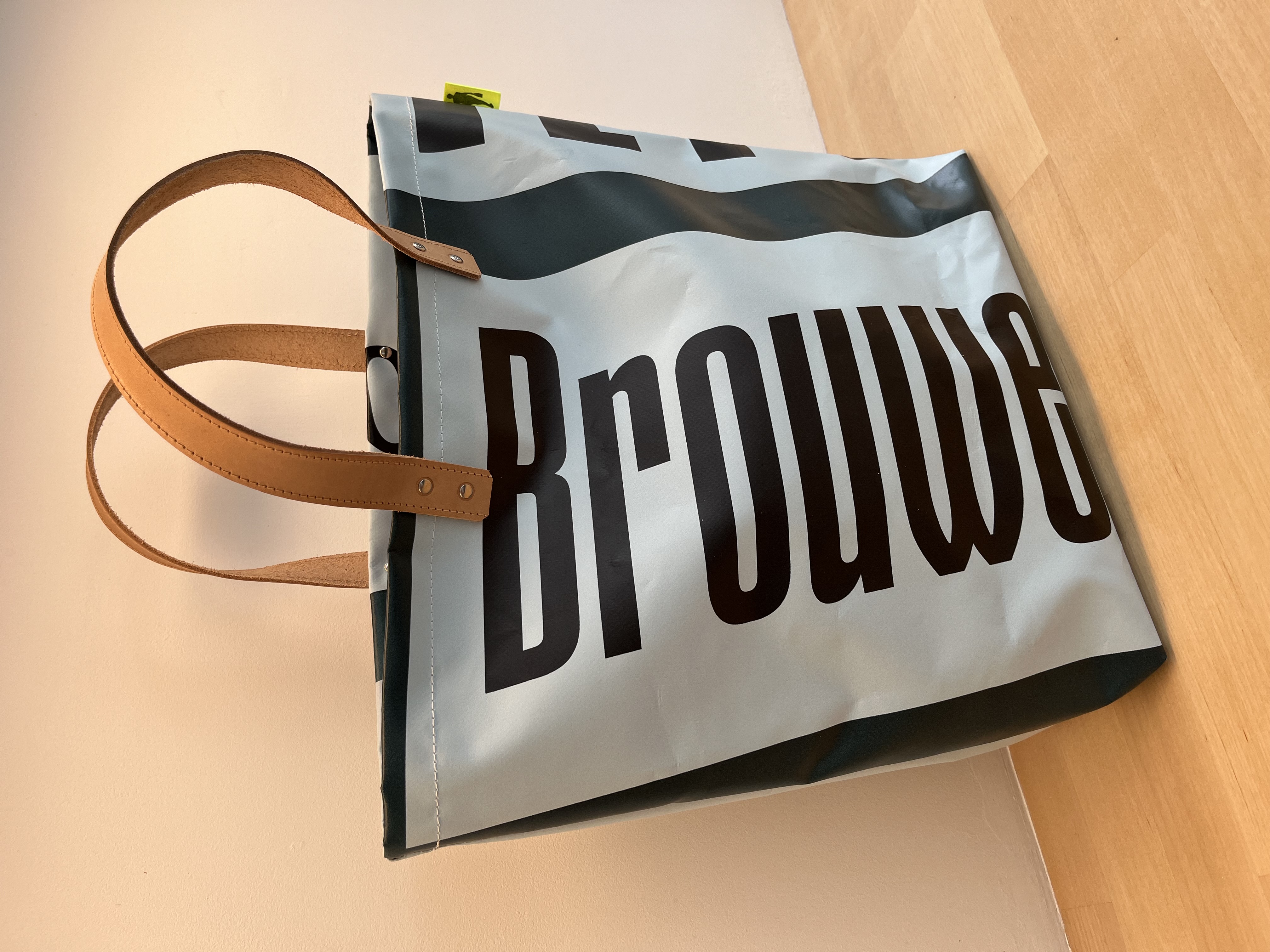 Shopper | Benefietconcert Student Doet