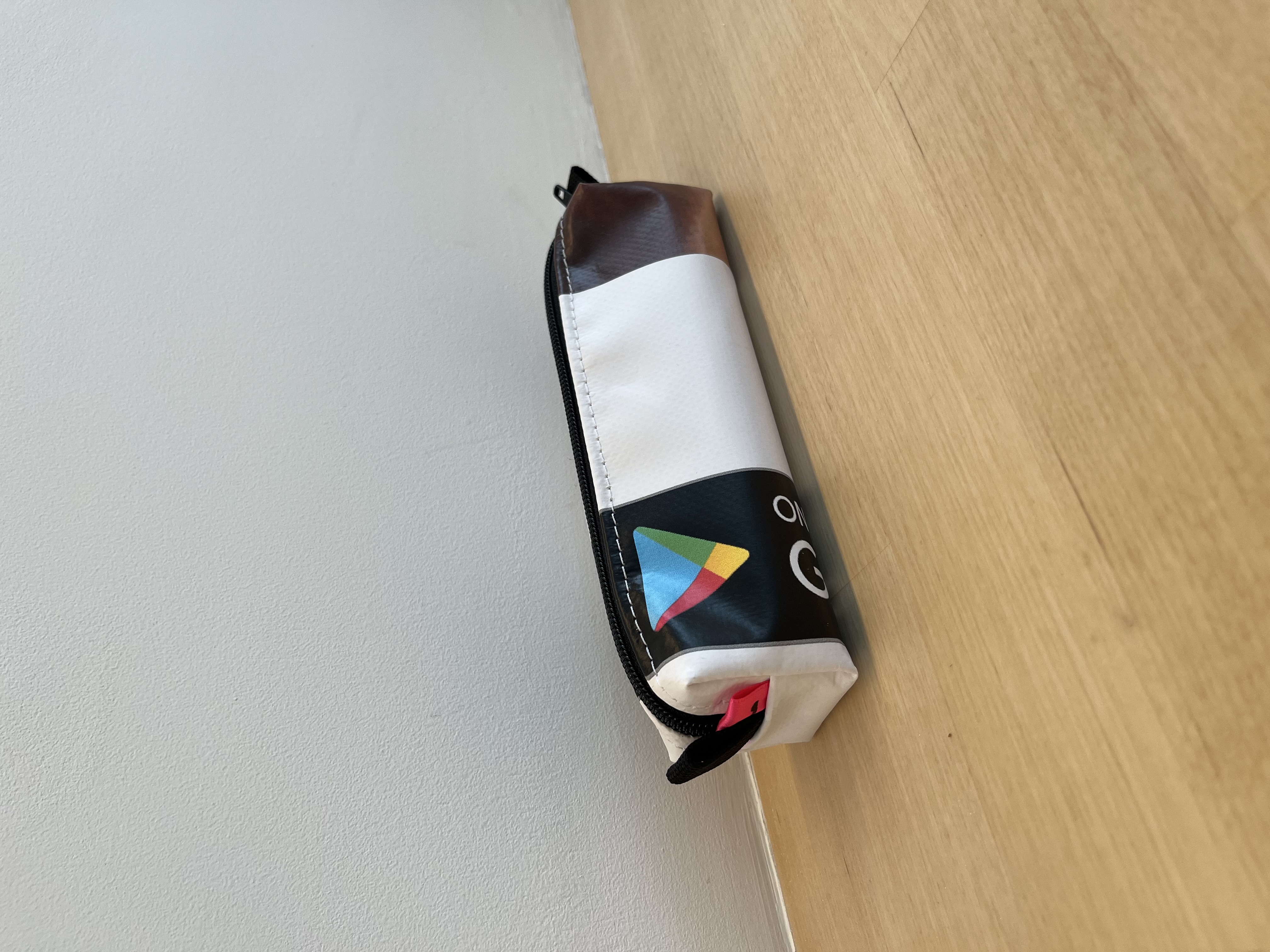 Etui | Google Play