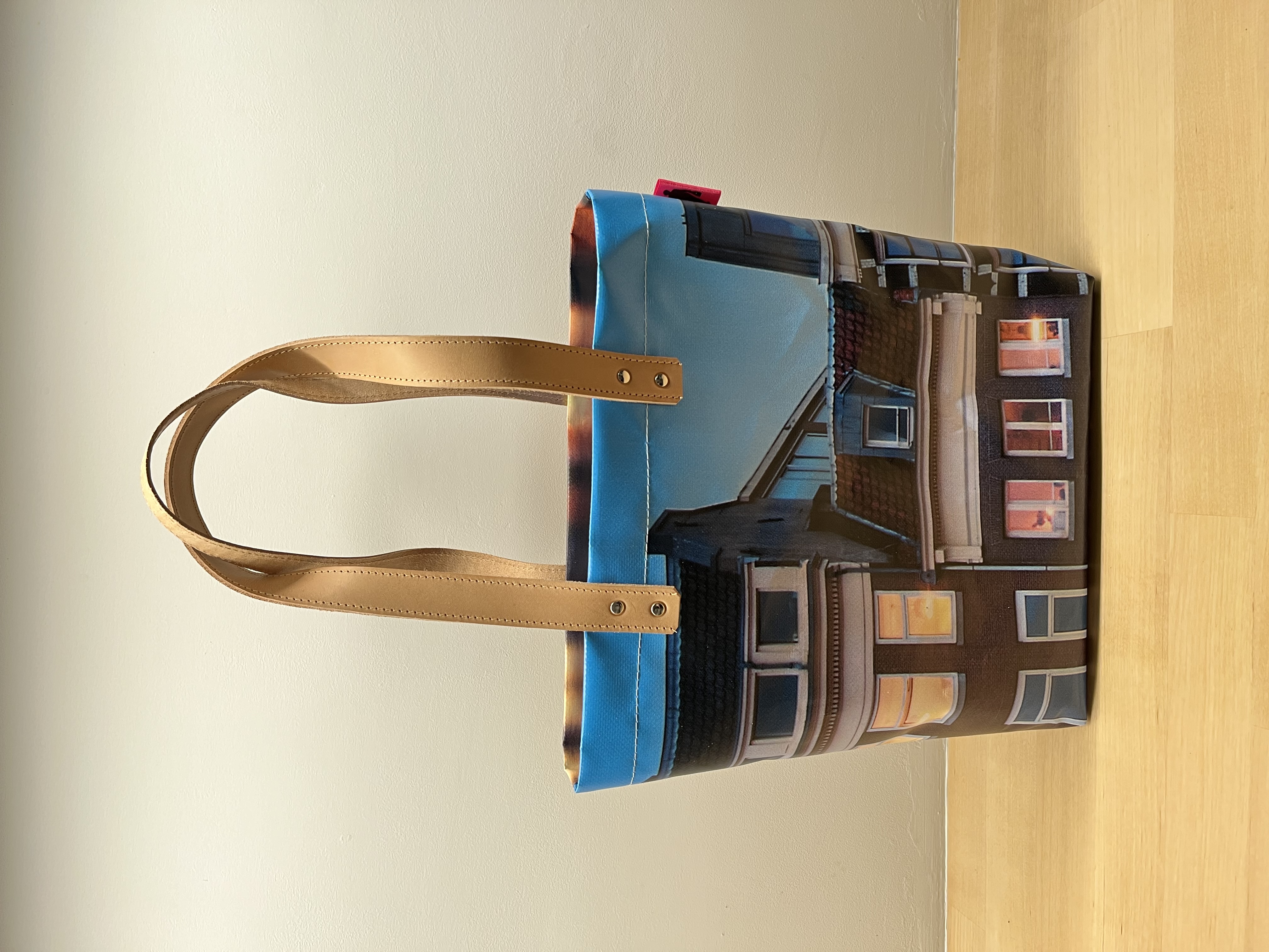 Shopper medium | Amsterdam naast Warmoesstraat 16