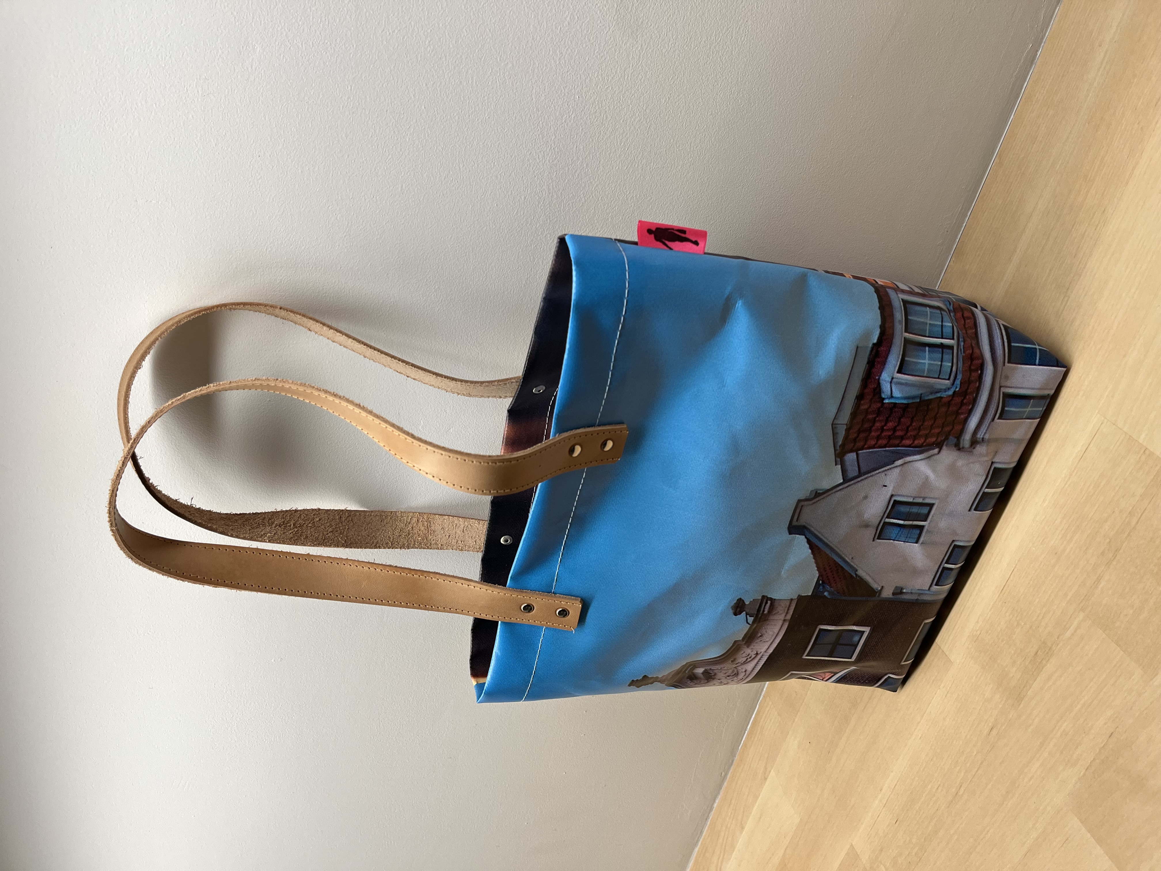 Shopper medium | Amsterdam vlakbij Warmoesstraat 16