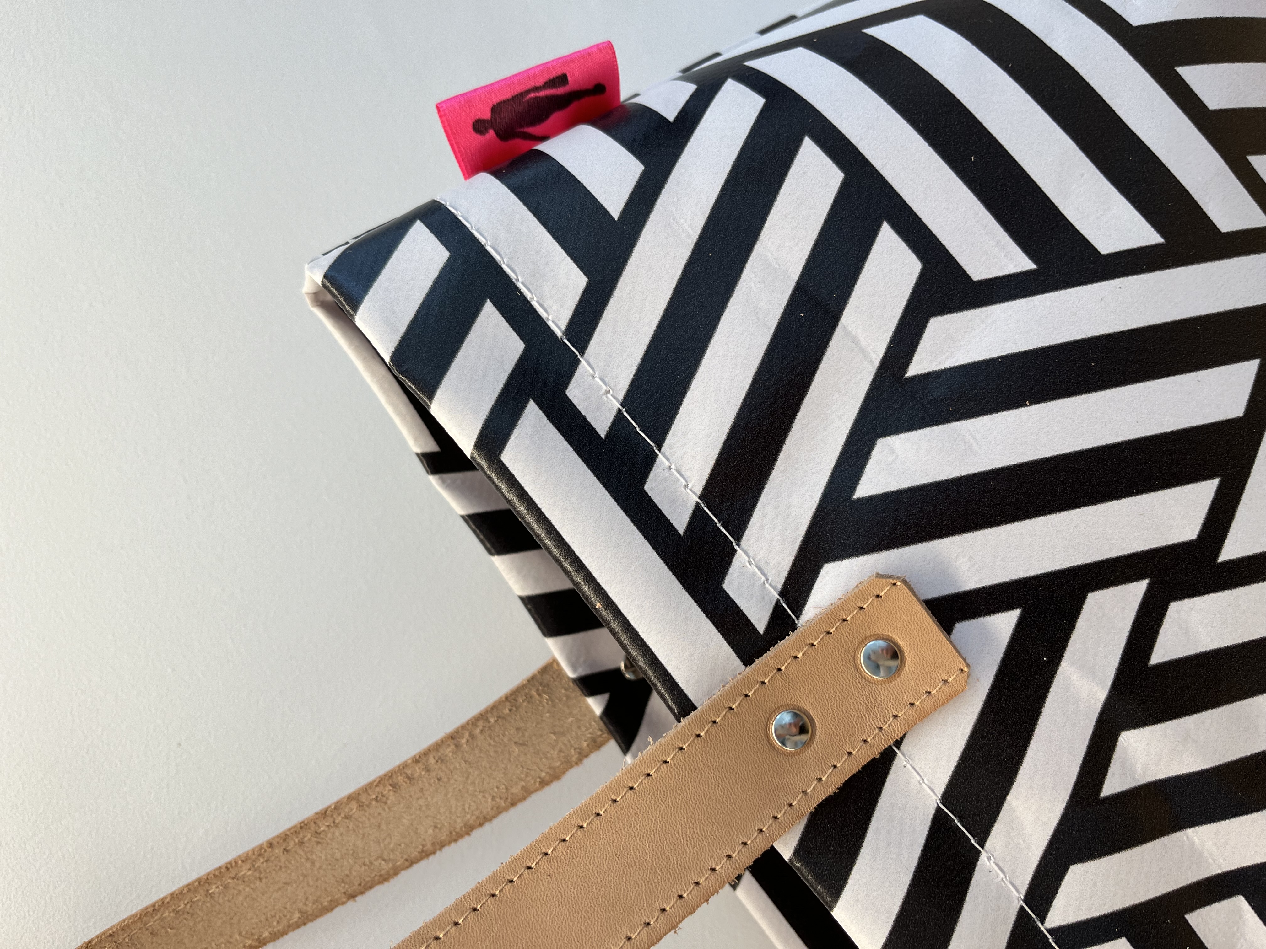 Shopper medium | Black and White