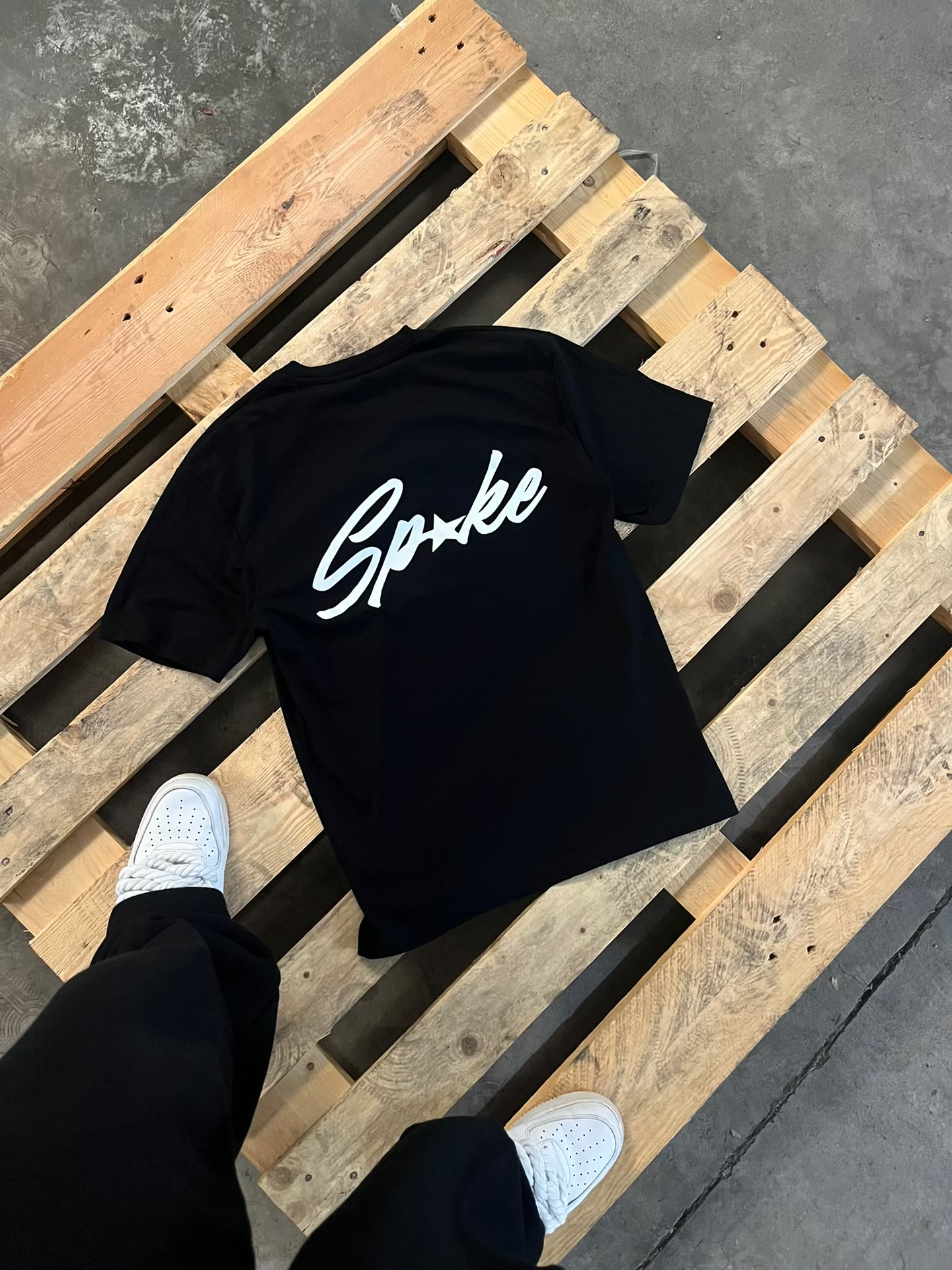 SPAKE SIGNATURE BLACK TEE
