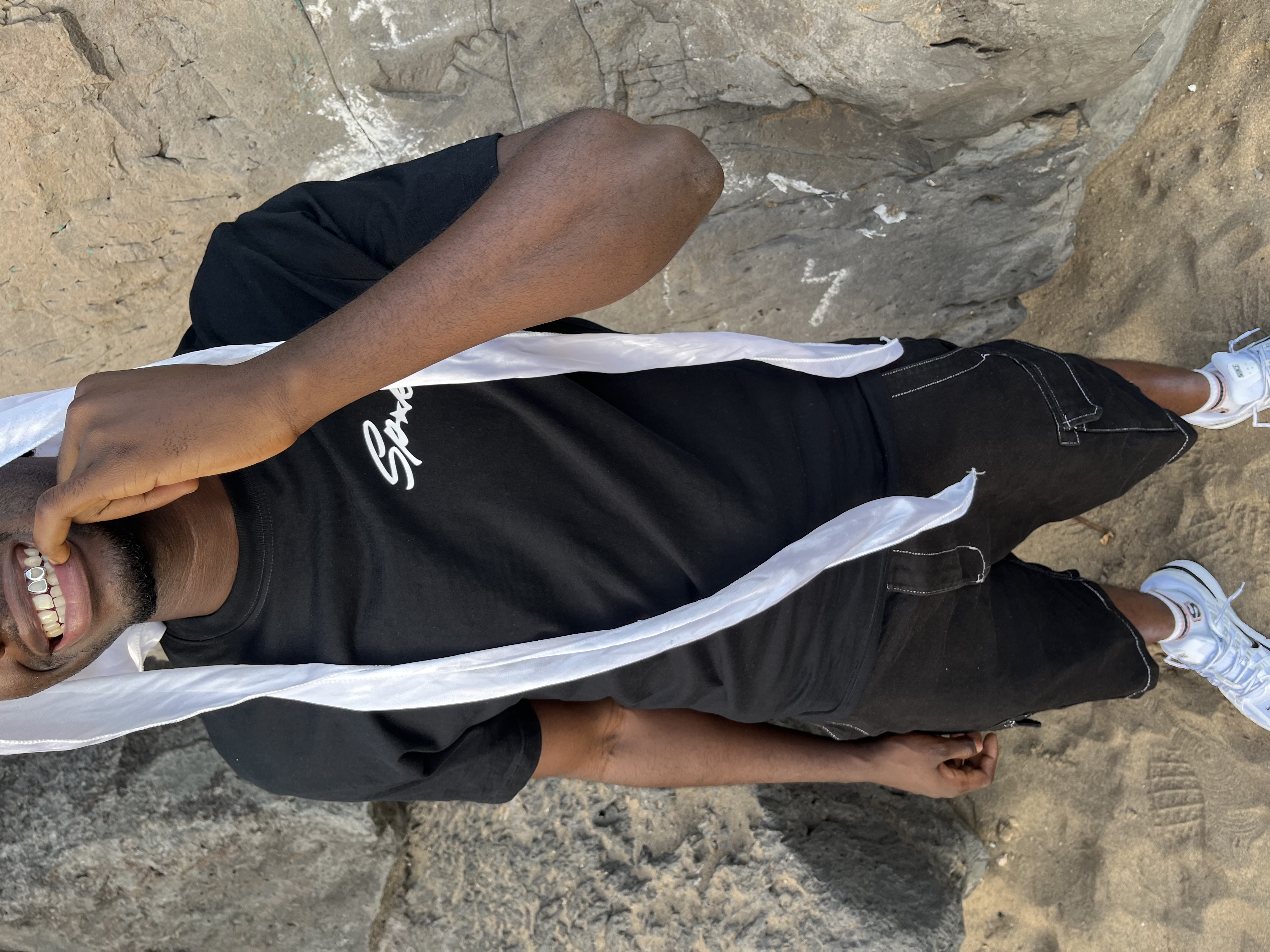 SPAKE SIGNATURE BLACK TEE