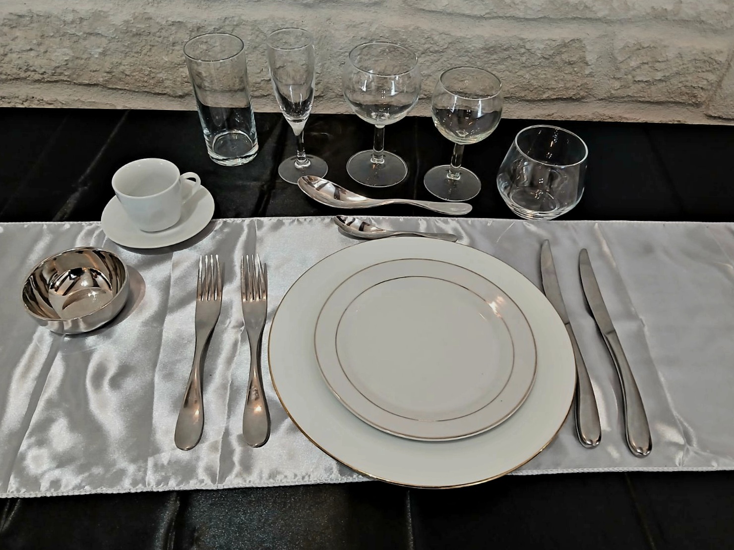 Service vaisselle "Liseré or"