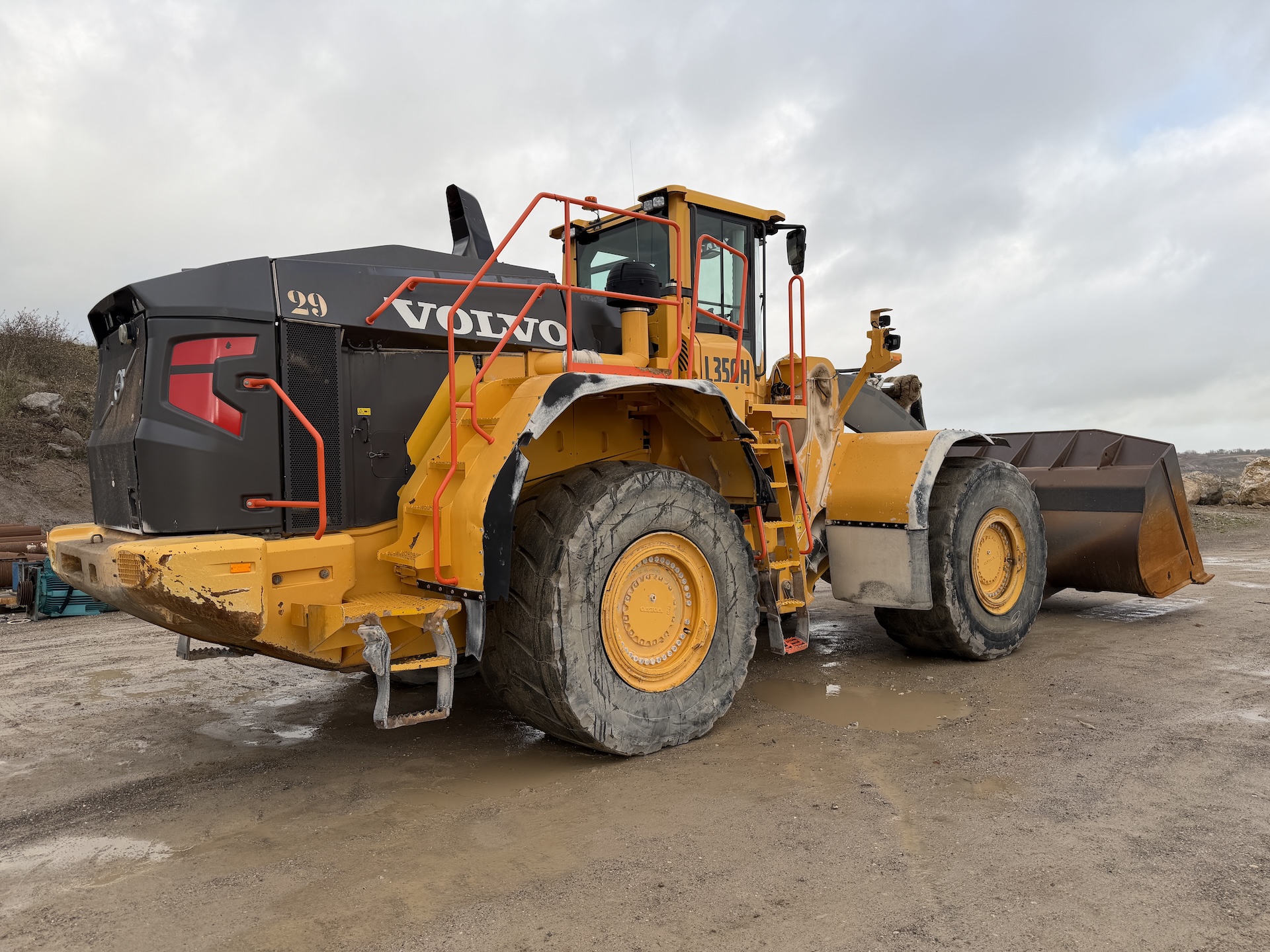 2018 VOLVO L350H