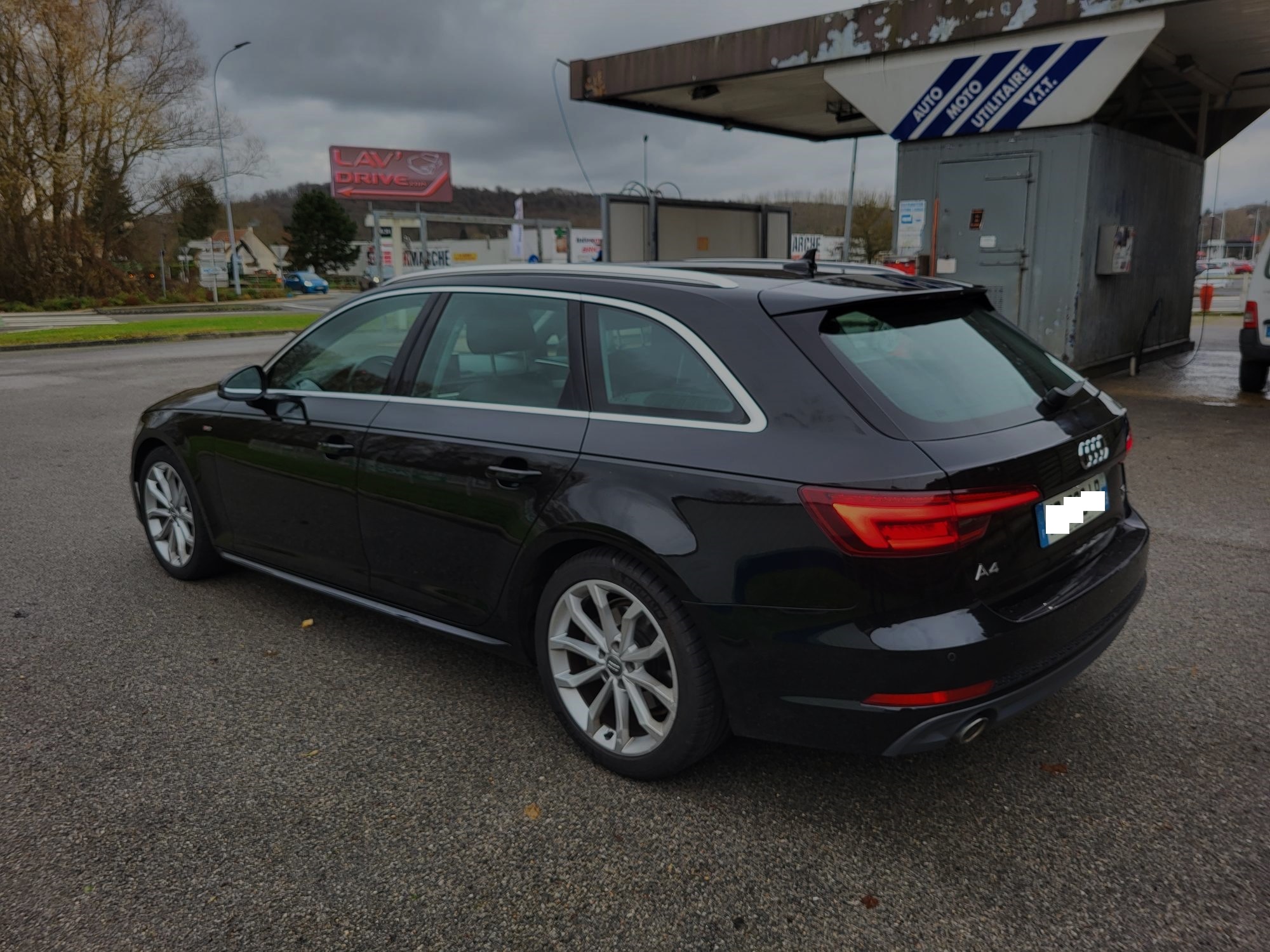 AUDI A4