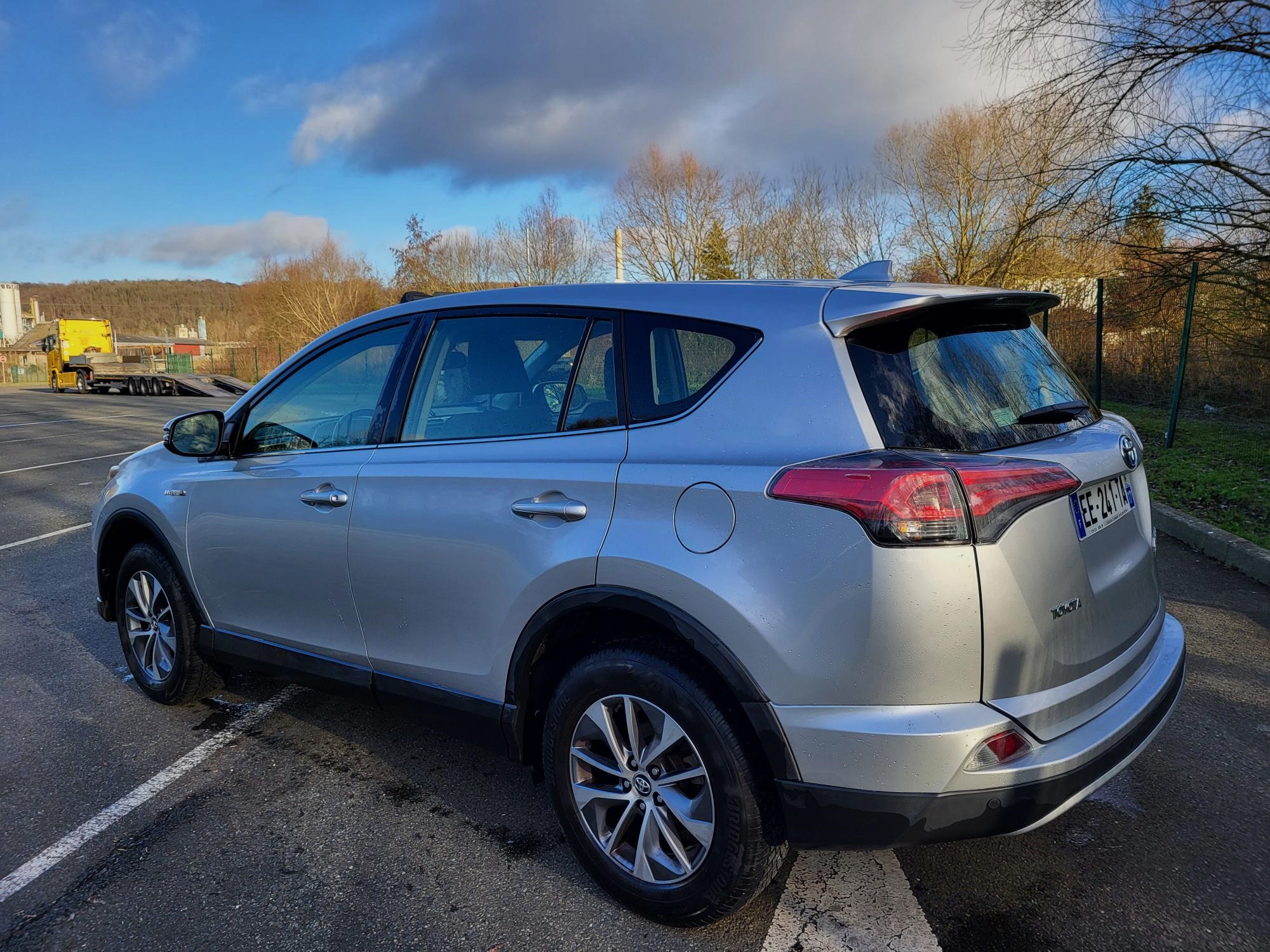 TOYOTA RAV4 2.5 hybride 197CH AWD DYNAMIC
