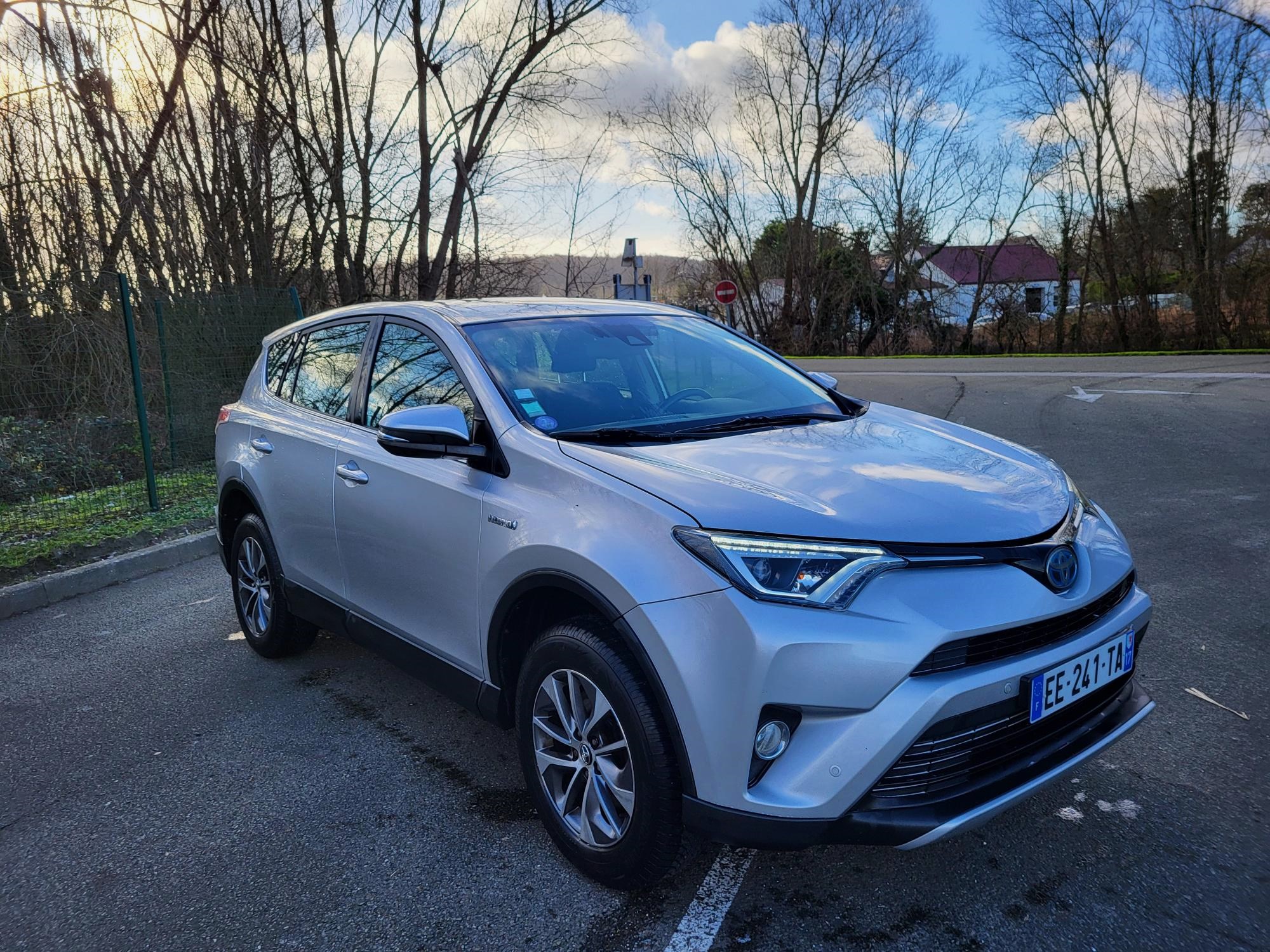 TOYOTA RAV4 2.5 hybride 197CH AWD DYNAMIC