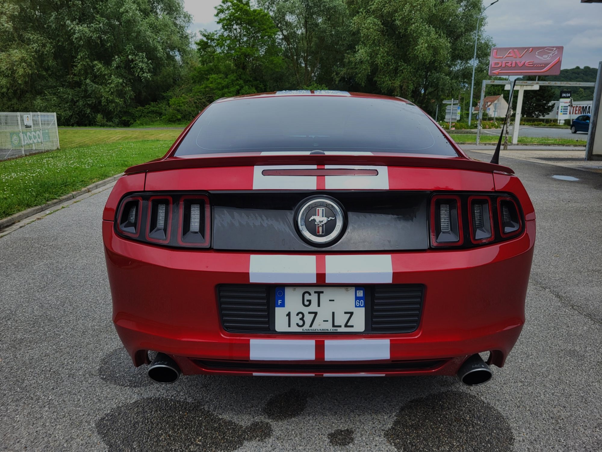 MUSTANG V6 305