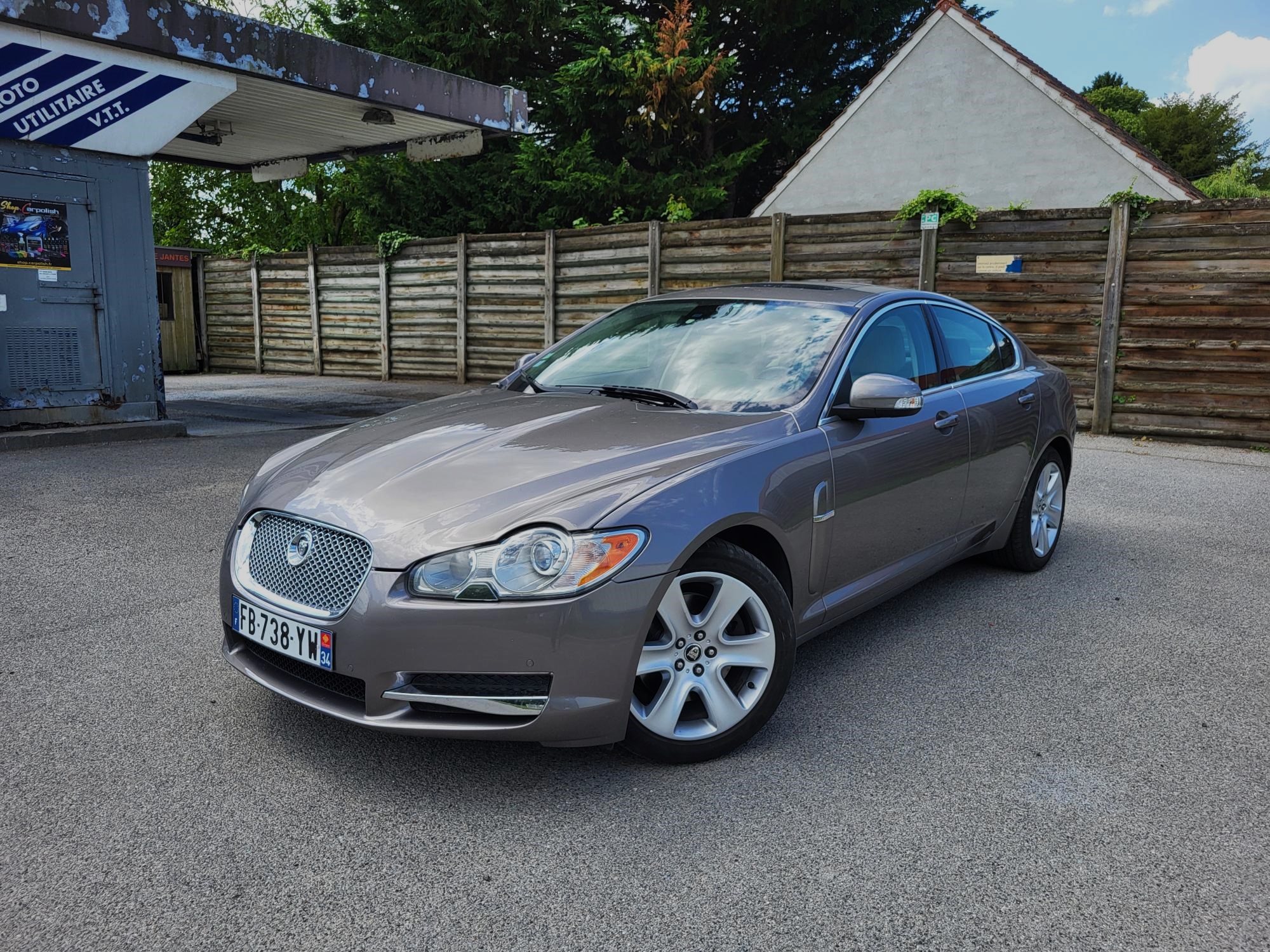 JAGUAR XF 4.2 V8 300 LUXE PREMIUM
